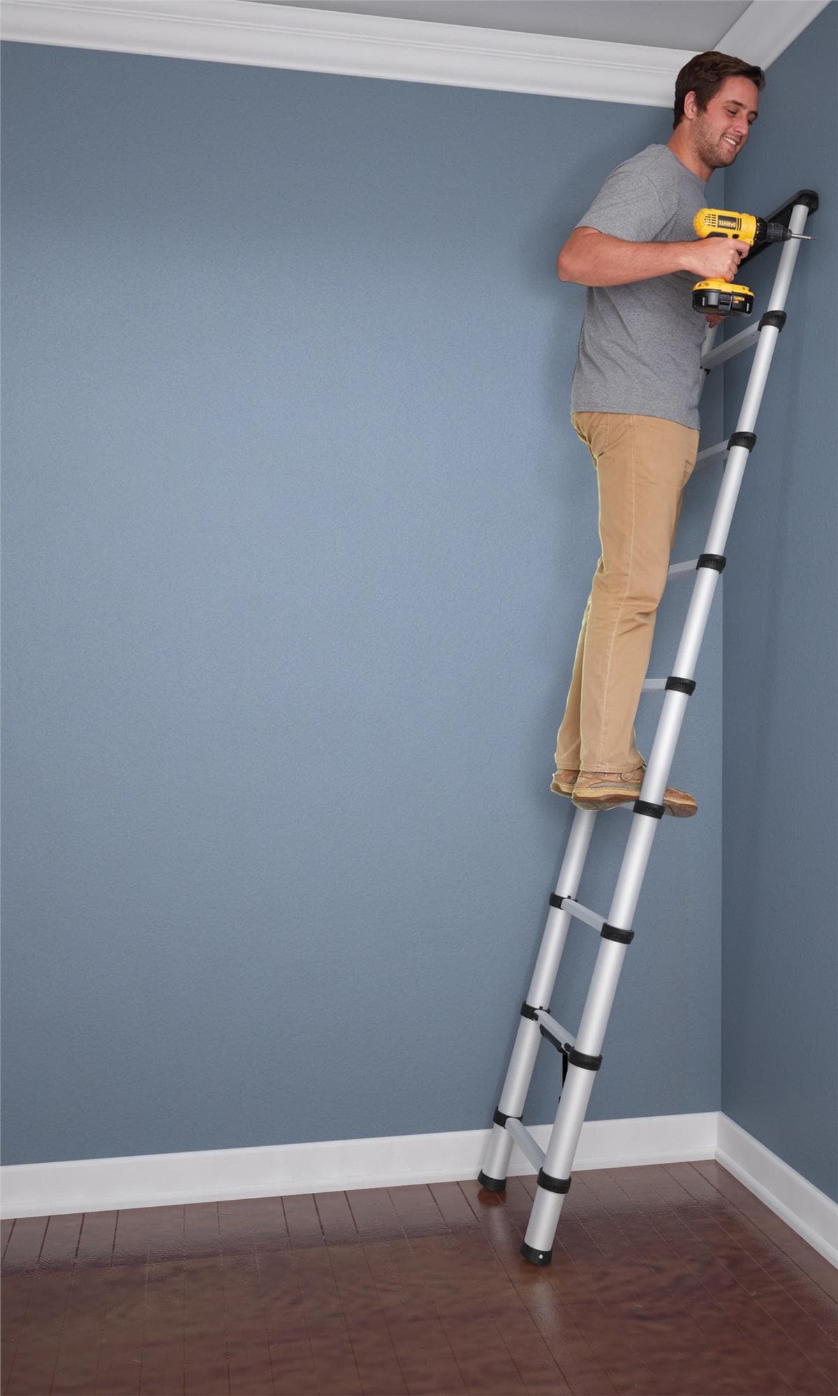 Escalera de extensión telescópica Cosco SmartClose de 8.66 pies (altura de alcance de 12 pies) de aluminio Tipo 1A con capacidad de carga de 300 lb, modelo 20809T1ASE