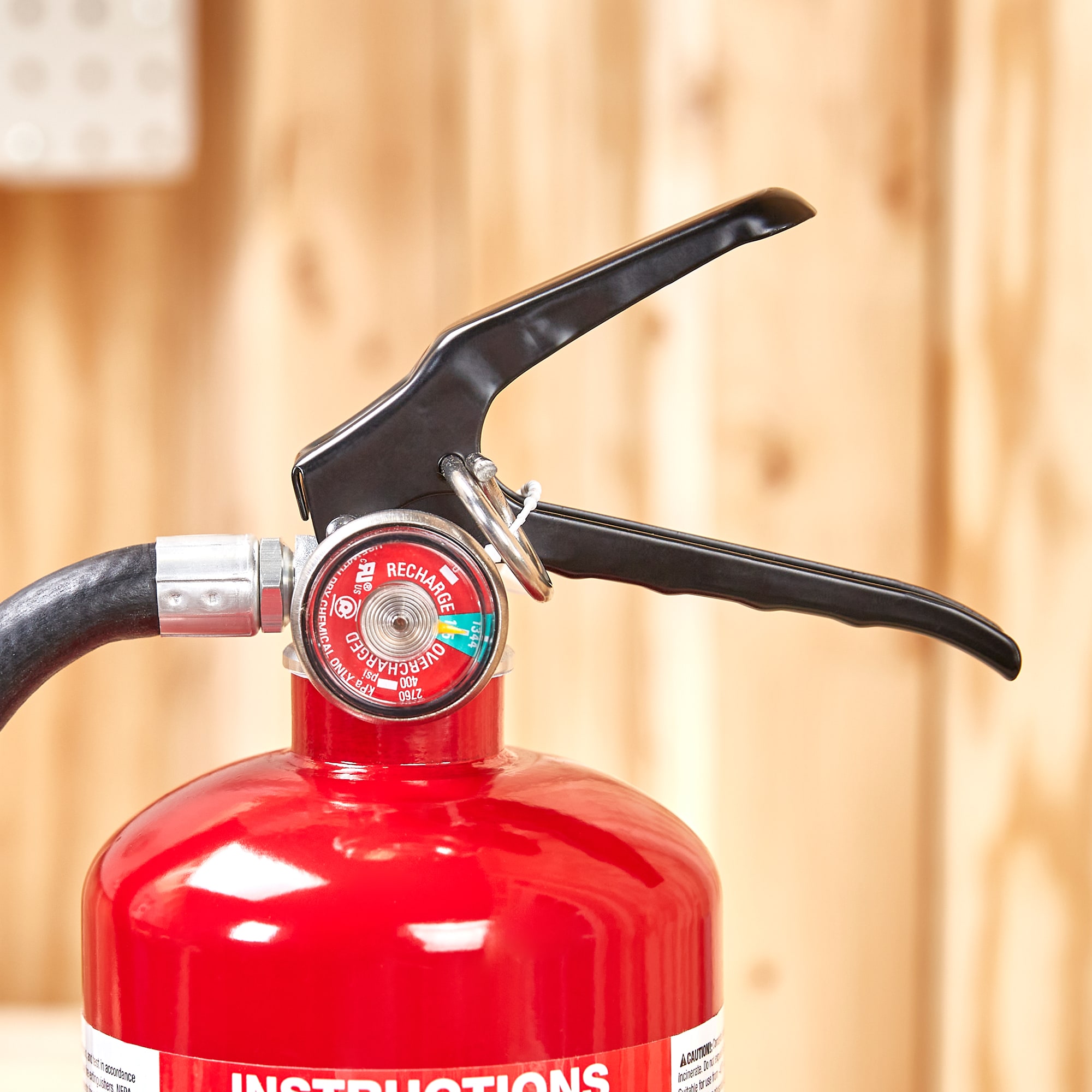 Extintor de incendios recargable comercial/residencial Home 2-A:10-B:C de First Alert HOME2PRO