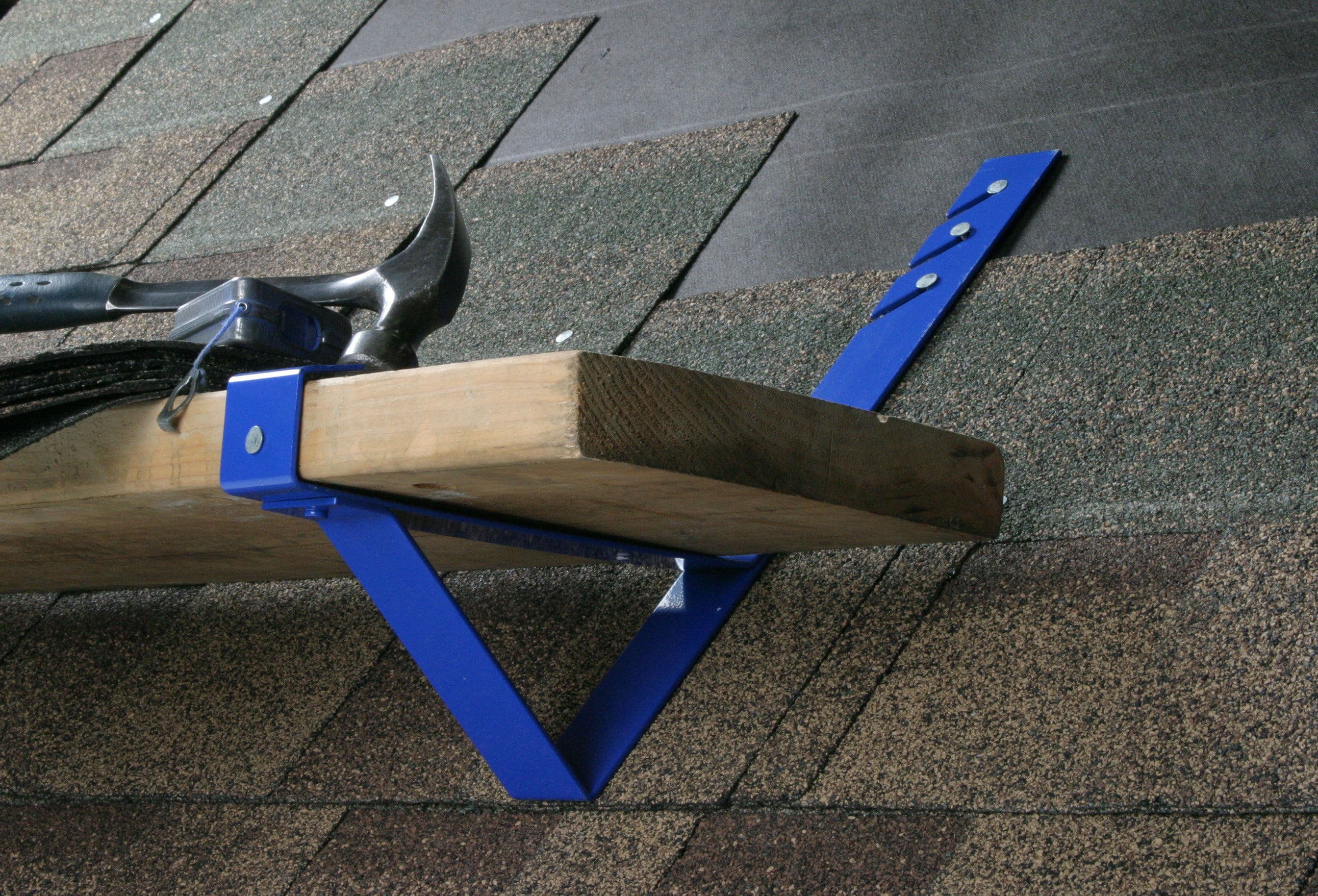 Soporte de acero para techo para escaleras y andamios Werner FRB4510-10