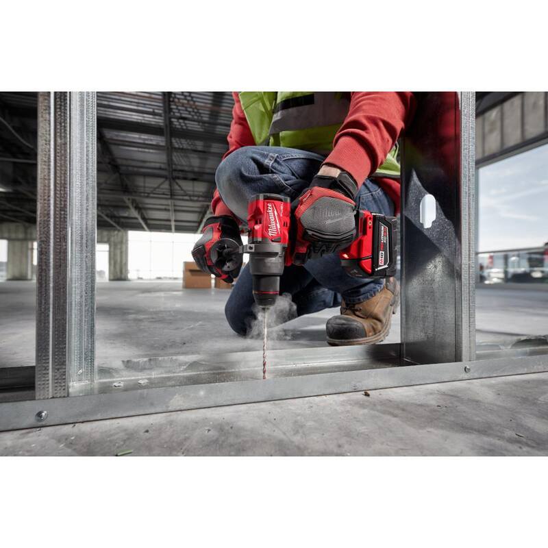 Milwaukee M18 FUEL Taladro martillo inalámbrico sin escobillas de 18 voltios de iones de litio (solo herramienta) con juego de puntas de destornillador SHOCKWAVE (piezas 50) - 2904-20-48-32-4024