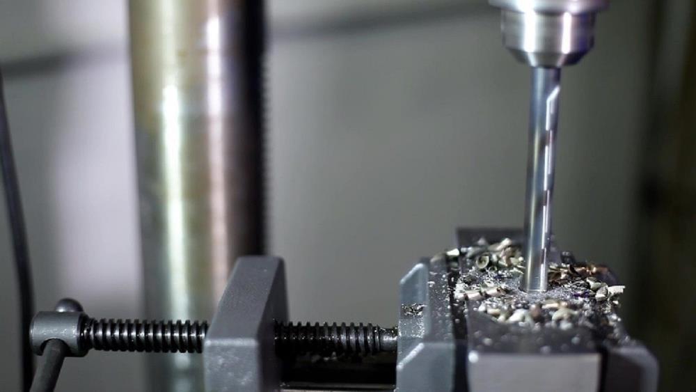 Broca Twist Drill America Silver Deming recubierta de negro y dorado de 57/64 pulgadas y 6 pulgadas de HSS KFDRSD57/64