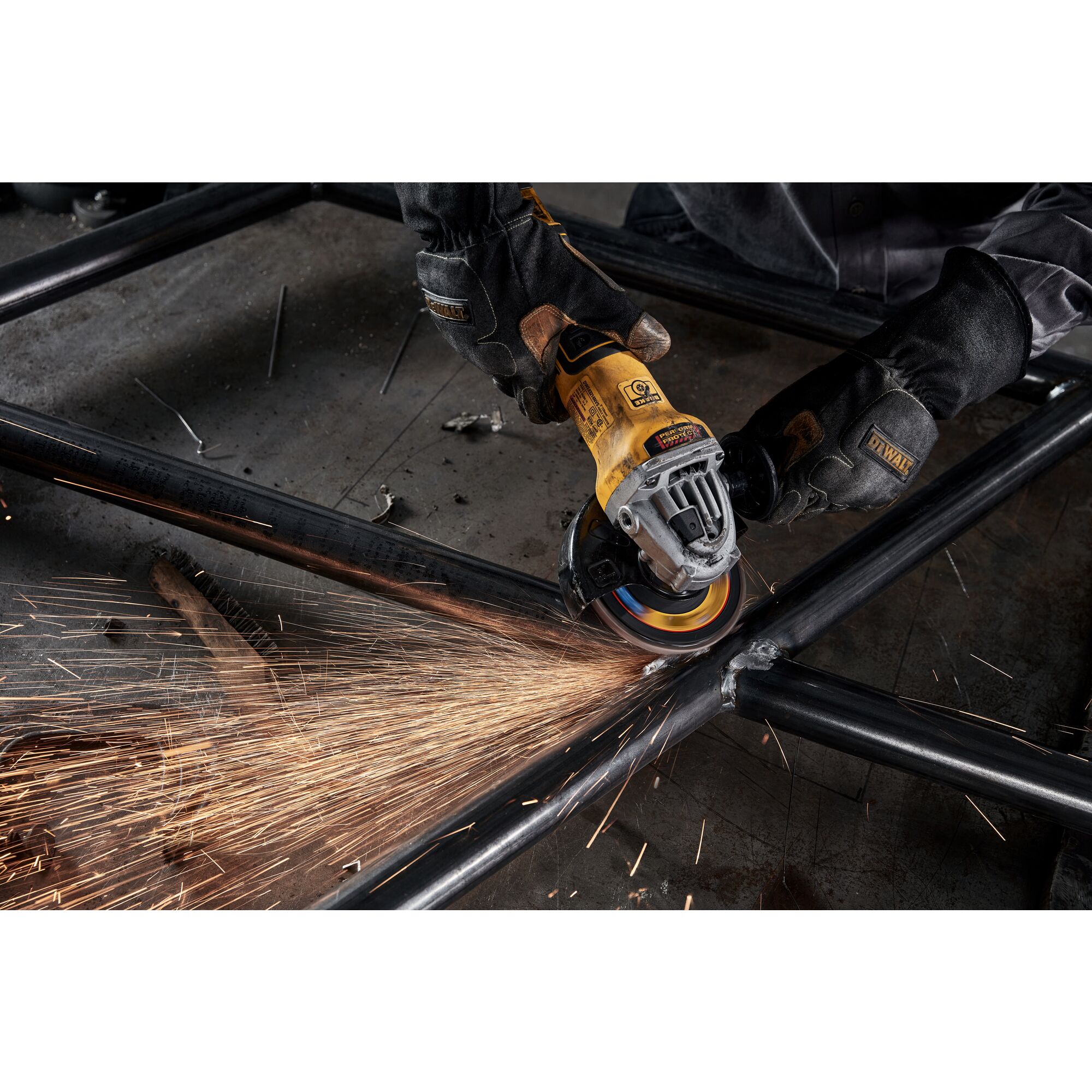 Discos de láminas DEWALT ELITE de 4.5 pulgadas Cerámica 40-Grit - Disco de láminas DWA8280