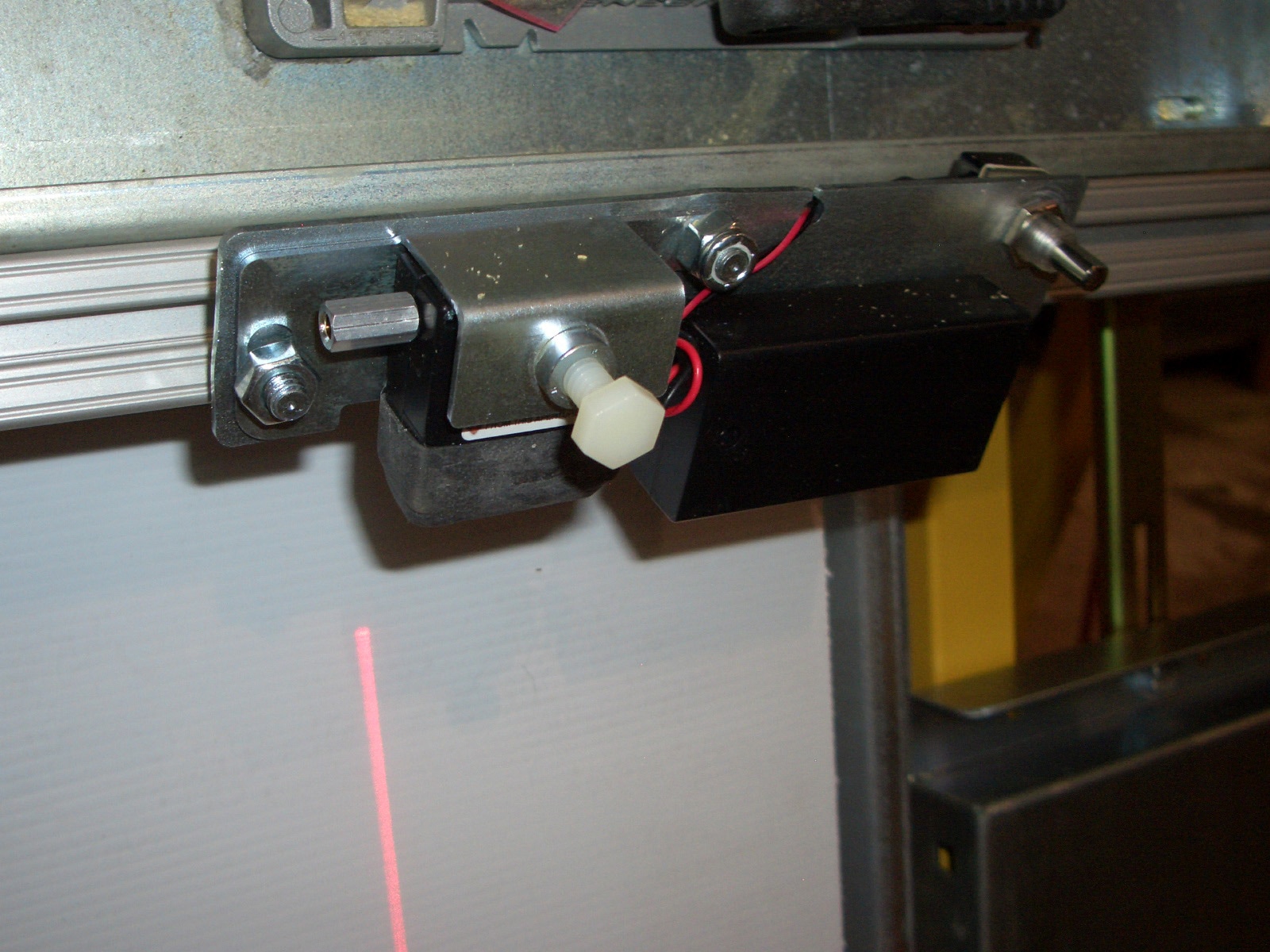 Accesorio de láser para sierra ingleteadora ajustable Saw Trax Mfg PSLA