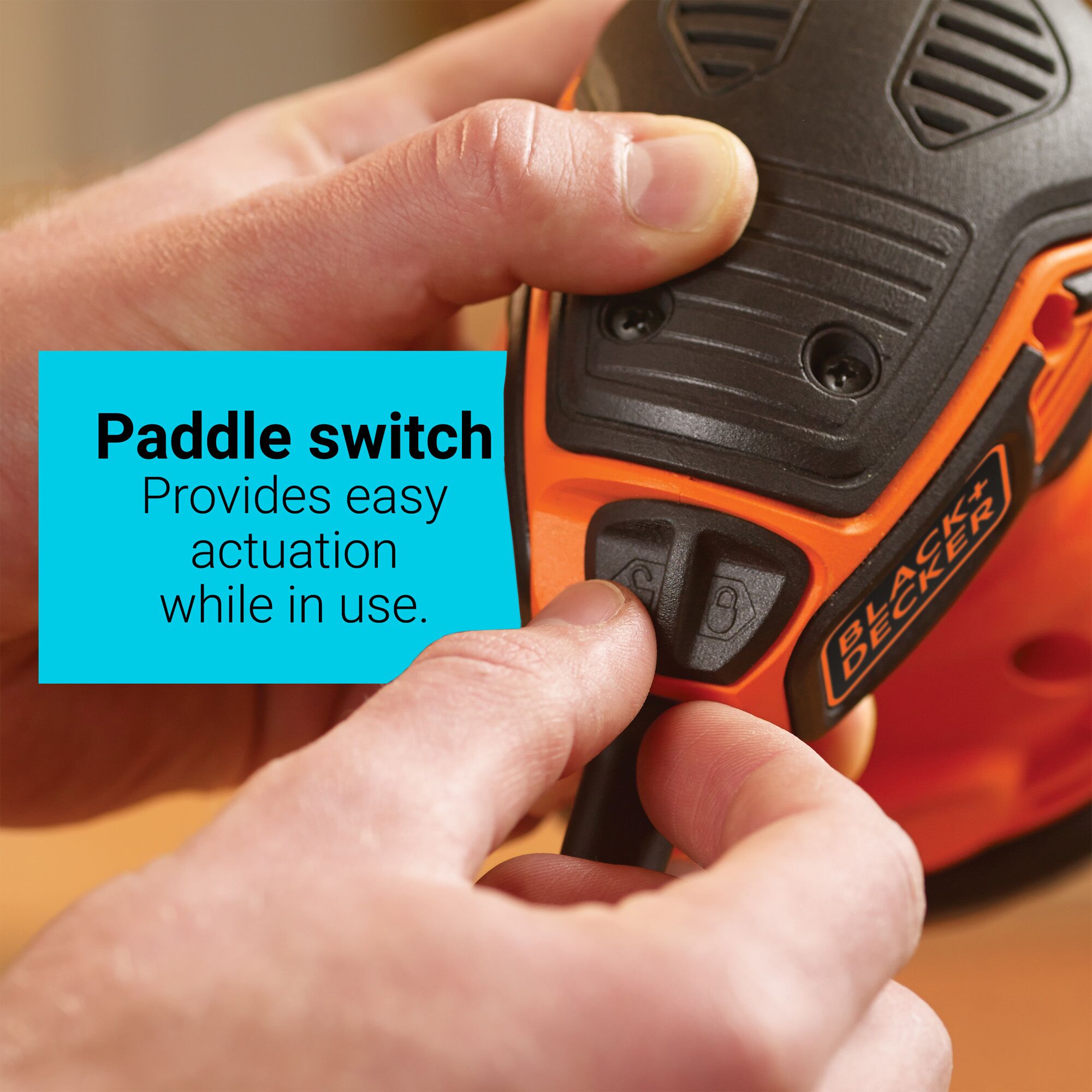 Lijadora orbital con cable BLACK+DECKER de 2.4 amperios con control de polvo BDERO600