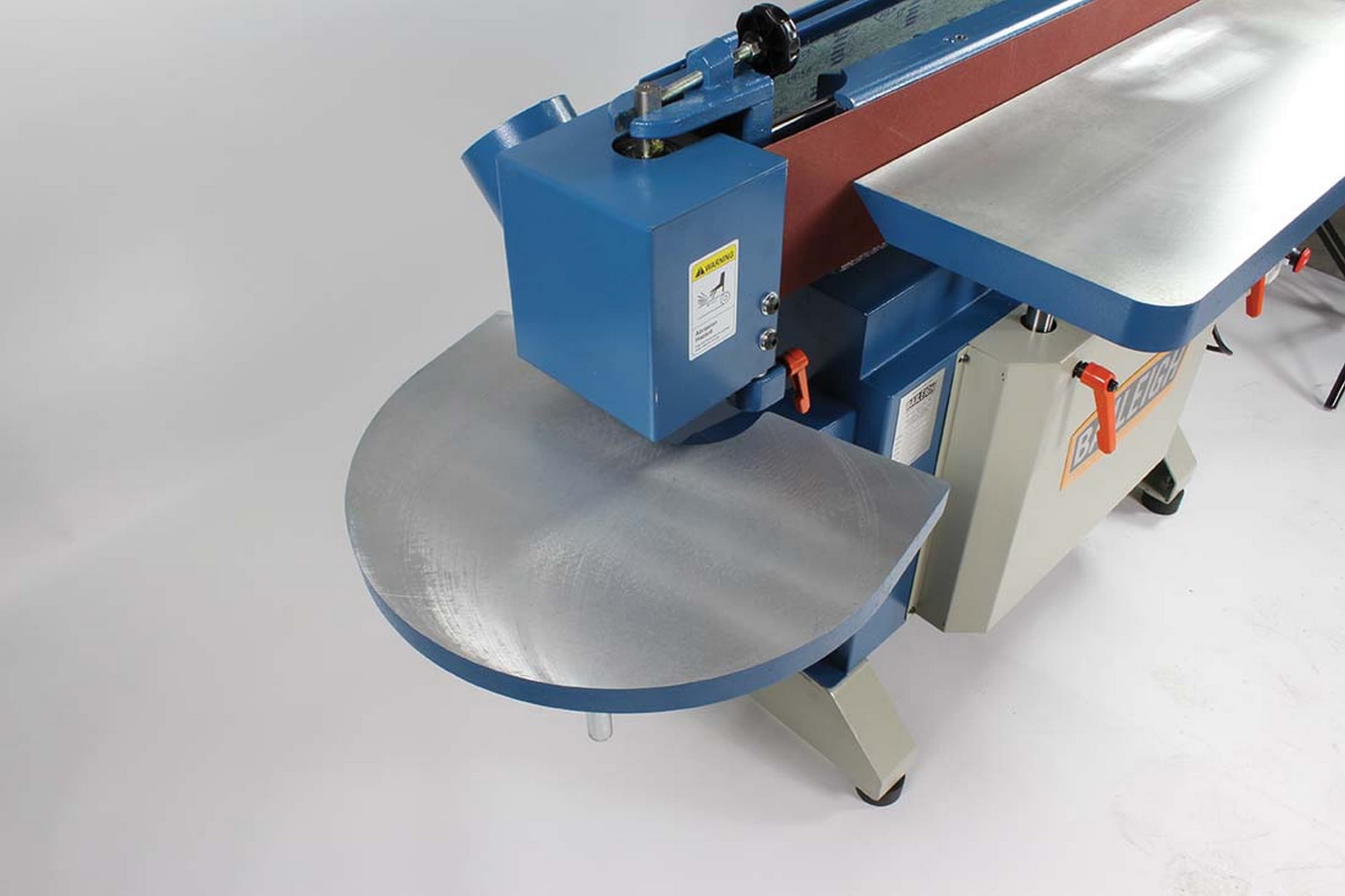 Lijadora de banda Baileigh Industrial Baileigh 220 volts 20 amperios con manejo de polvo BA9-1004162.