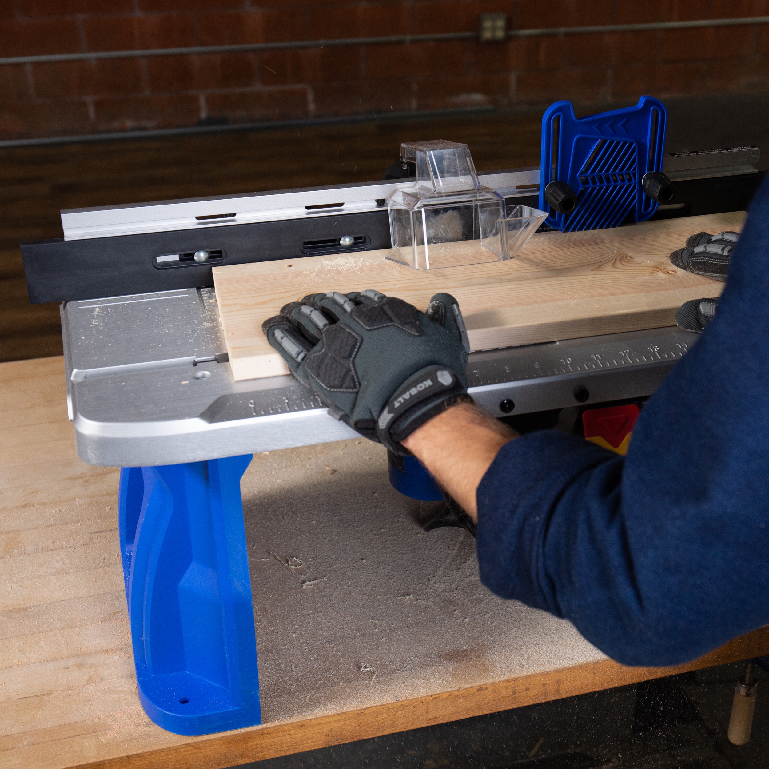 Router Fijo Kobalt 1/4 pulgadas y 1/2 pulgadas con Mesa y K11RTA-03