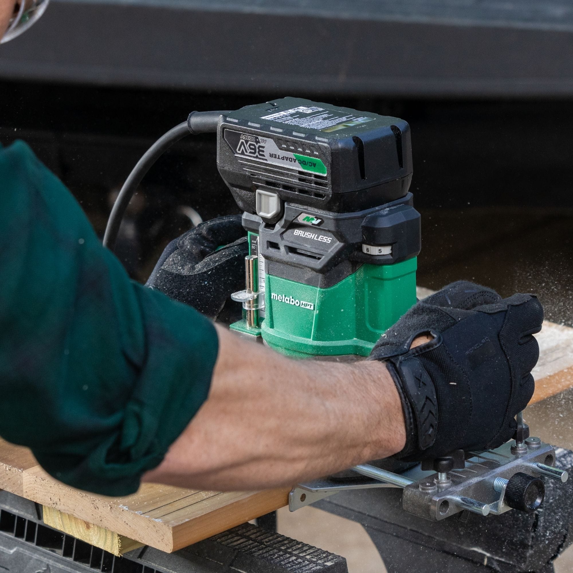 Router inalámbrico sumergible de velocidad variable sin escobillas Metabo HPT 1/4 y 1/2 pulgadas 2-HP M3612DAQ4M