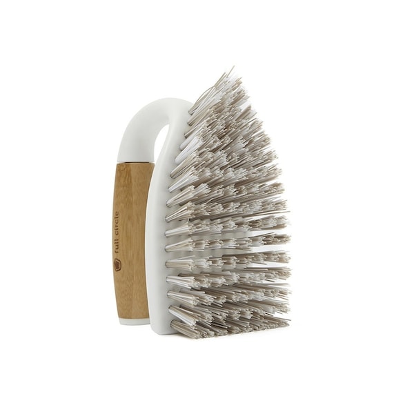 Cepillo para fregar Tough Stuff Full Circle Tough Stuff 4.45 in. con cerdas rígidas y mango de bambú - FC16127W