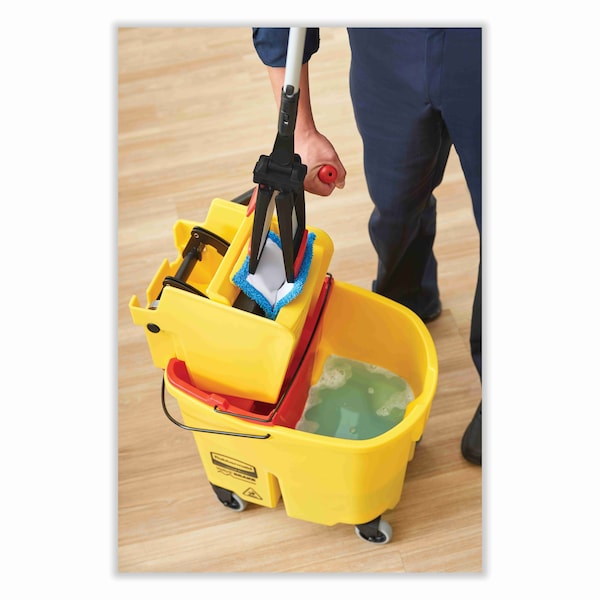 Cubo de trapeador y escurridor Rubbermaid Commercial de 35 qt, combinado, color café, de plástico - FG757788BRN