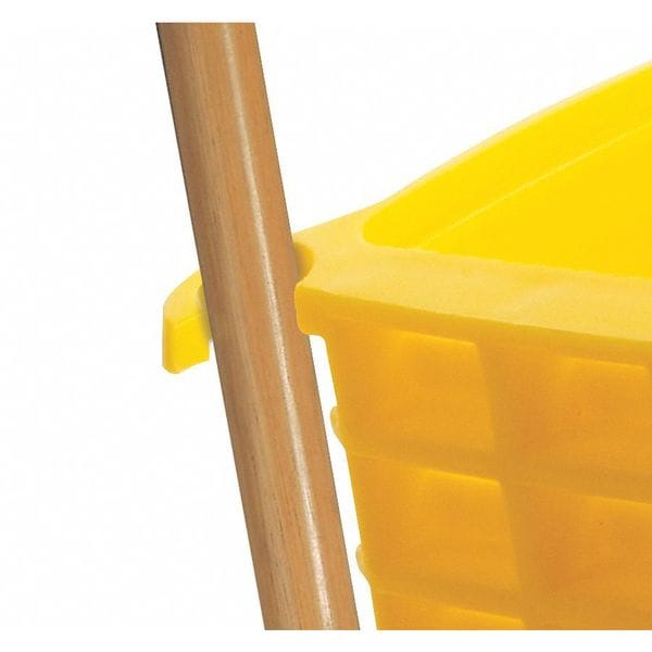 Cubeta y exprimidor Rubbermaid Commercial WaveBrake Side Press de 11 galones, amarillo, de polipropileno - FG618688YEL