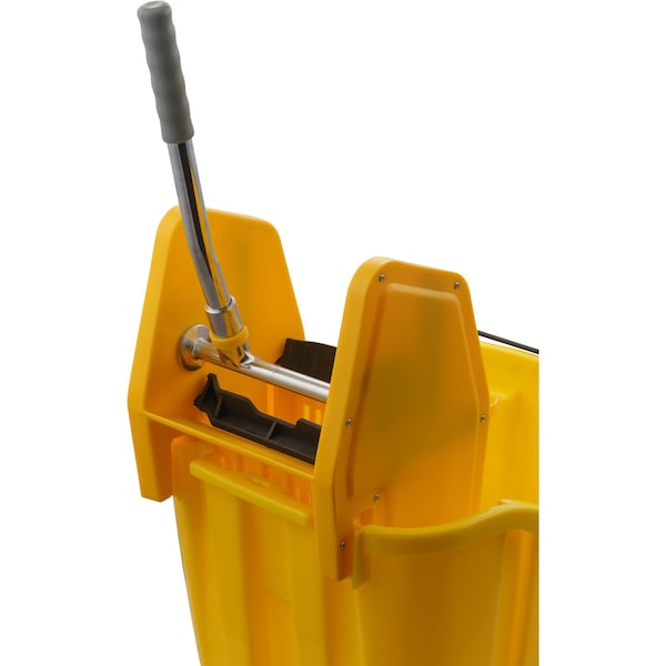 Combo Cubeta y Exprimidor de Trapeador Carlisle Foodservice Down Press, 35 qt - 4690404