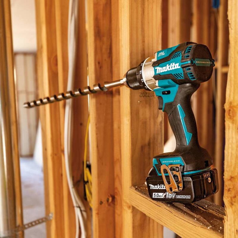Kit de taladro-destornillador compacto inalámbrico sin escobillas de 1/2 pulgadas Makita 18-Volt LXT con batería de iones de litio de 5.0Ah - XPH16T