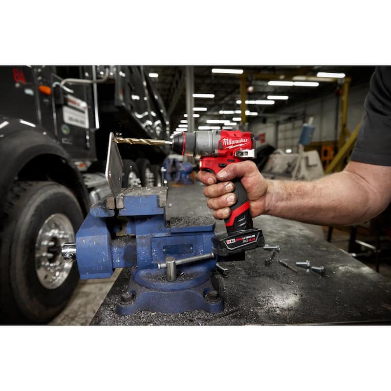 Milwaukee M12 FUEL Taladro Inalámbrico sin Escobillas de Iones de Litio de 12 Voltios (Herramienta Únicamente) con Juego de Puntas de Destornillador SHOCKWAVE (50 Piezas) - 3403-20-48-32-4024