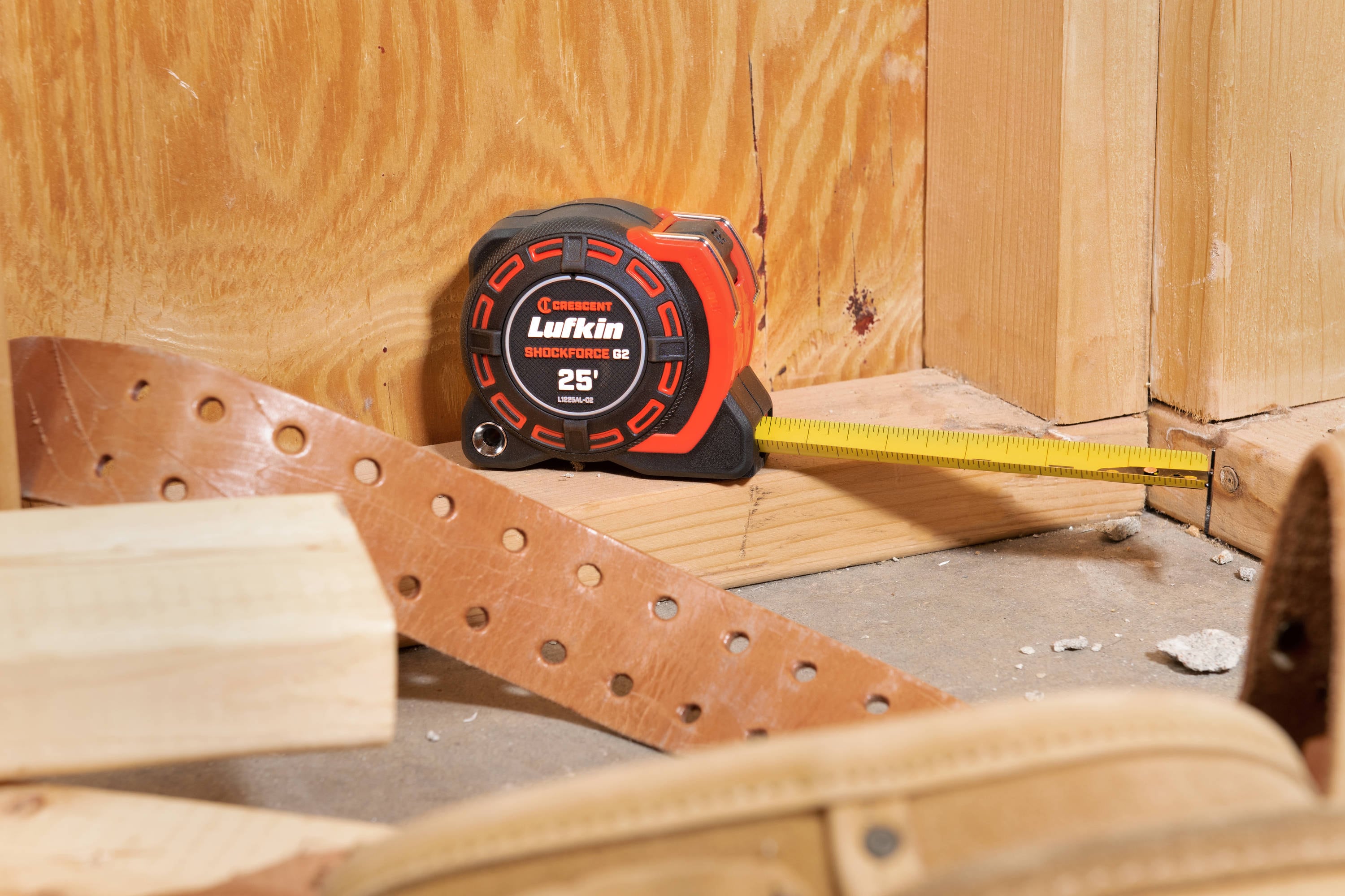 Cinta métrica autotravante Shockforce de 25 pies Crescent Lufkin L1225AL-02