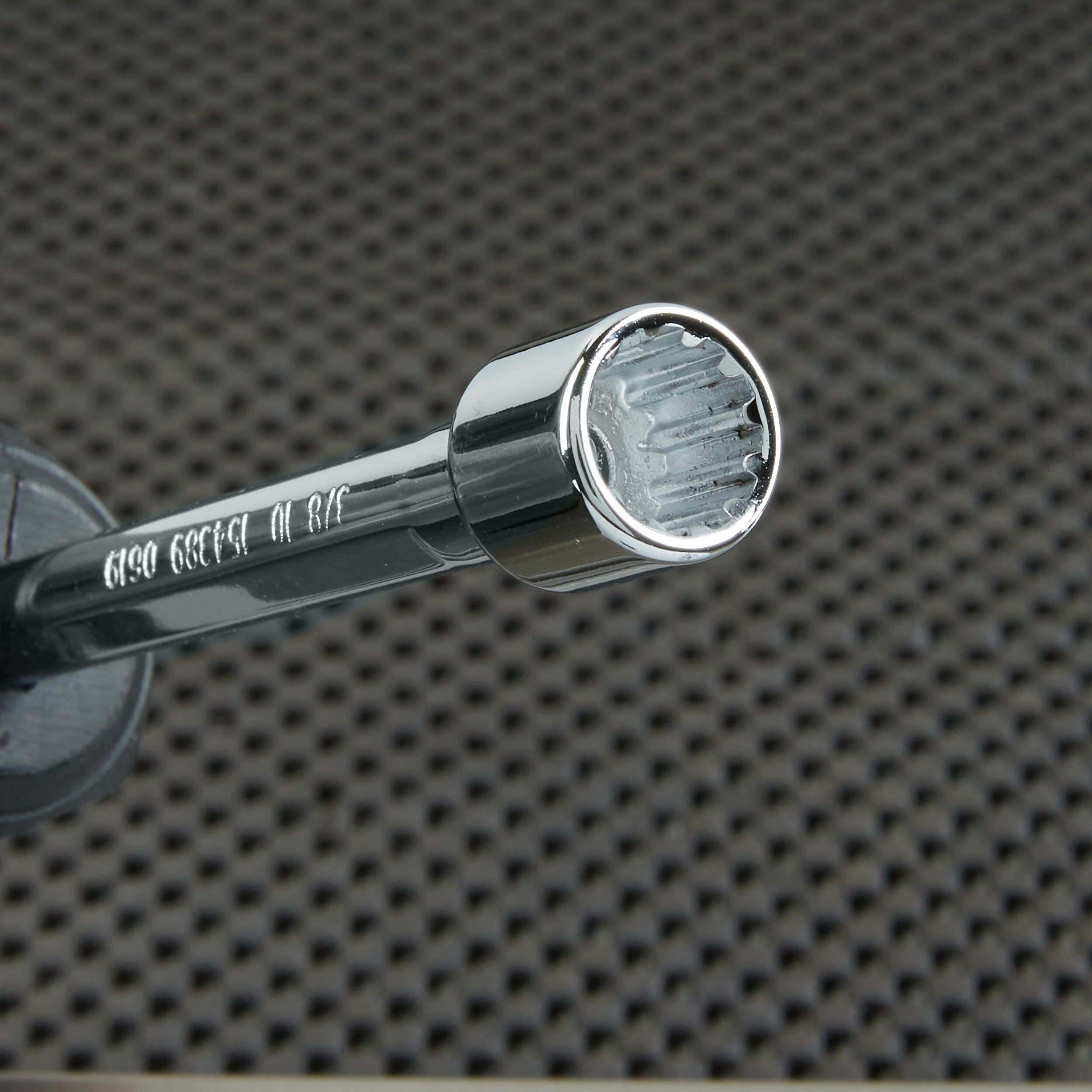 Destornillador de tuerca de estriado métrico y SAE Kobalt Xtreme Access 3/8-in 10mm x 7-1/2-in 87055