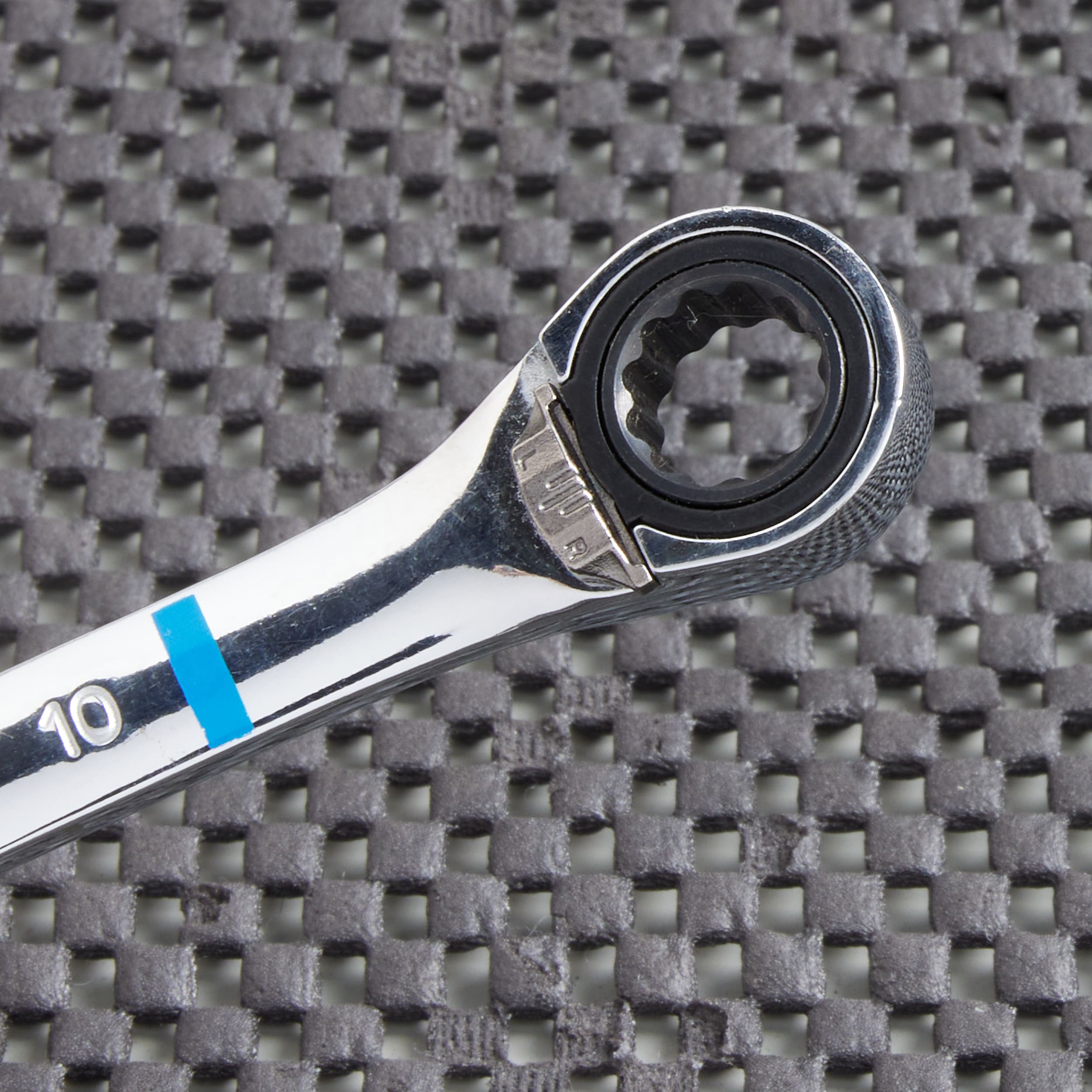 Llave de trinquete métrica reversible de 10 mm Kobalt 85690