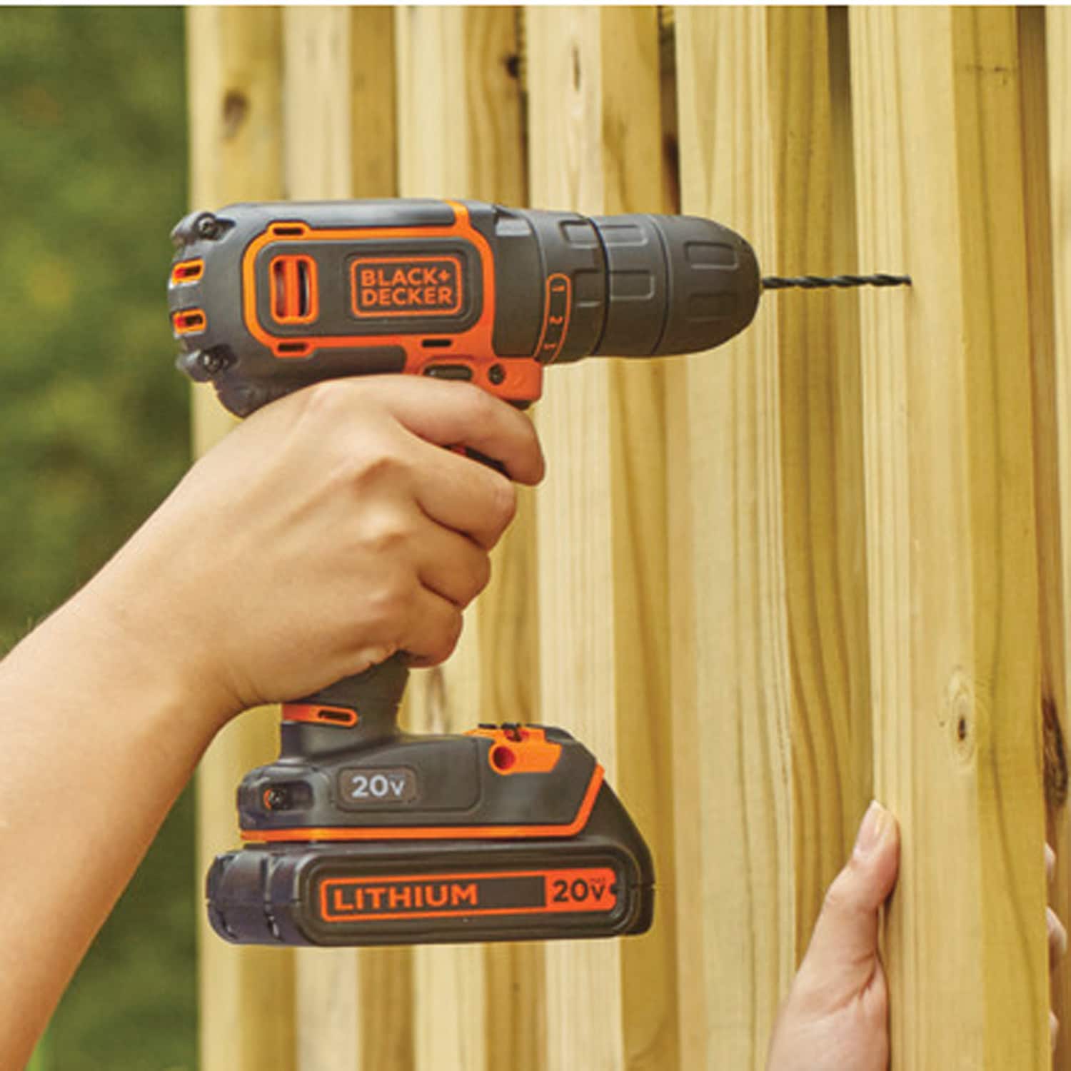 BLACK+DECKER POWERCONNECT Taladro inalámbrico de 20 voltios Max 3/8 pulg. - 1 batería incluida BDCDD120C
