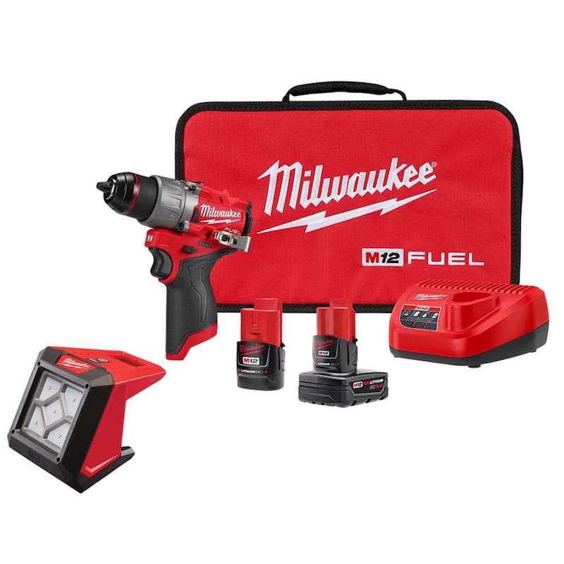 Milwaukee M12 FUEL 12-Volt Lithium-Ion Brushless Cordless 1/2 in. Drill Driver Kit con M12 LED Flood Light - 3403-22-2364-20 (Milwaukee M12 FUEL 12-Volt Kit de taladro/destornillador inalámbrico sin escobillas de 1/2 pulgada con luz de inundación LED M12 - 3403-22-2364-20)