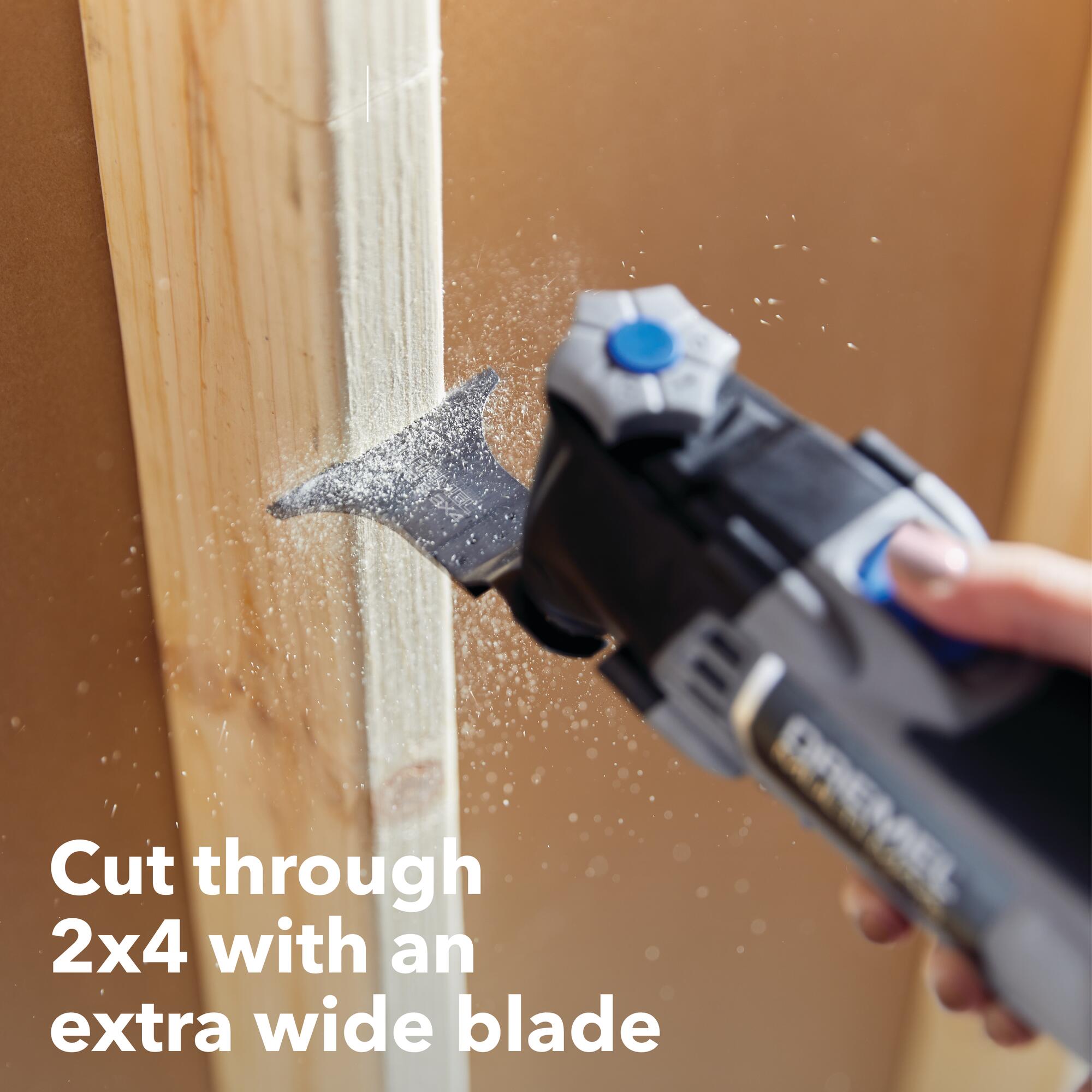 Hoja de herramienta oscilante de corte amplio y enrasado bi-metálica Dremel Universal True Fit MM205W-1