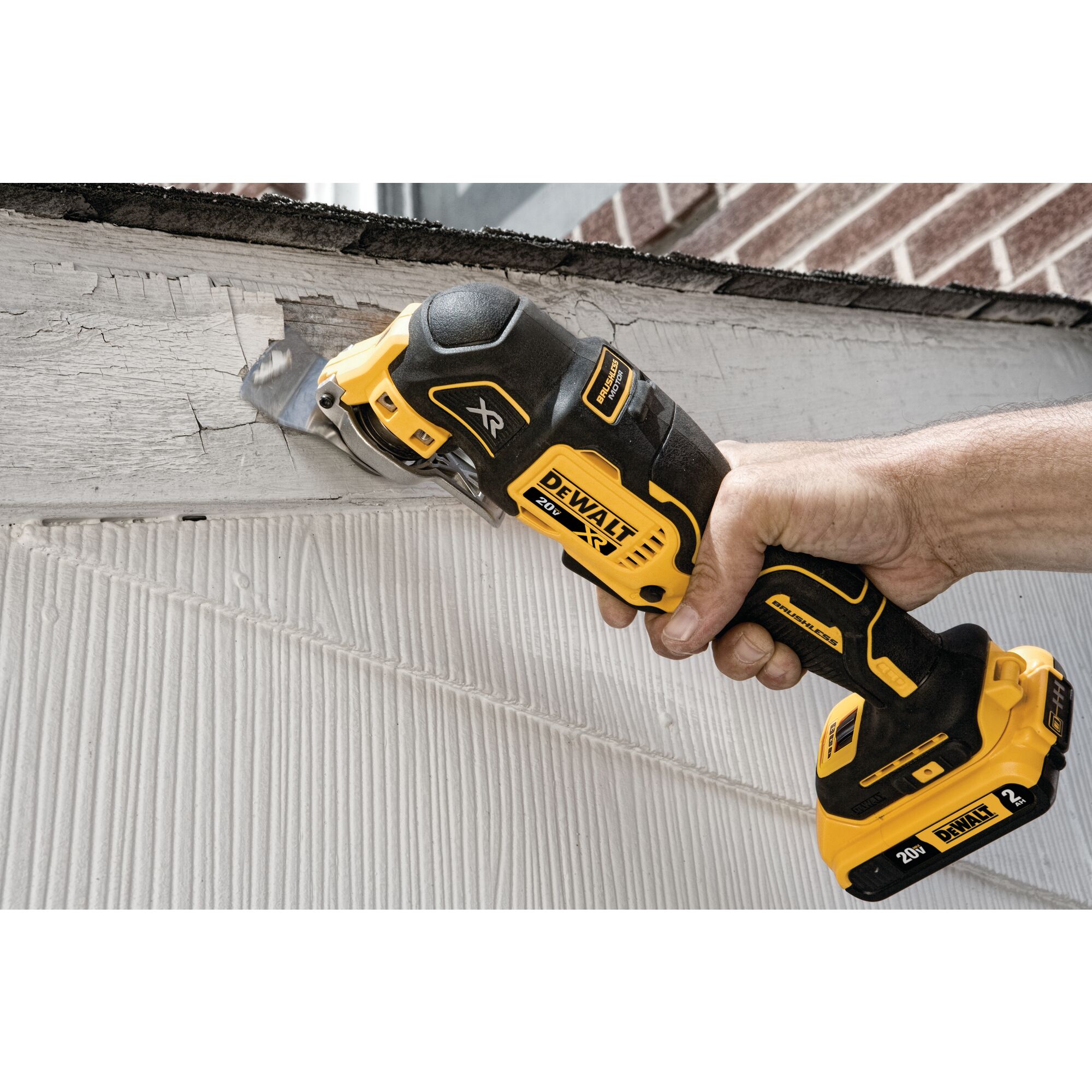 Herramienta oscilante multifuncional inalámbrica DEWALT XR 20V Max con motor sin escobillas de 3 velocidades, estuche suave y 1 batería incluida - 8 piezas (DCS356SD1)