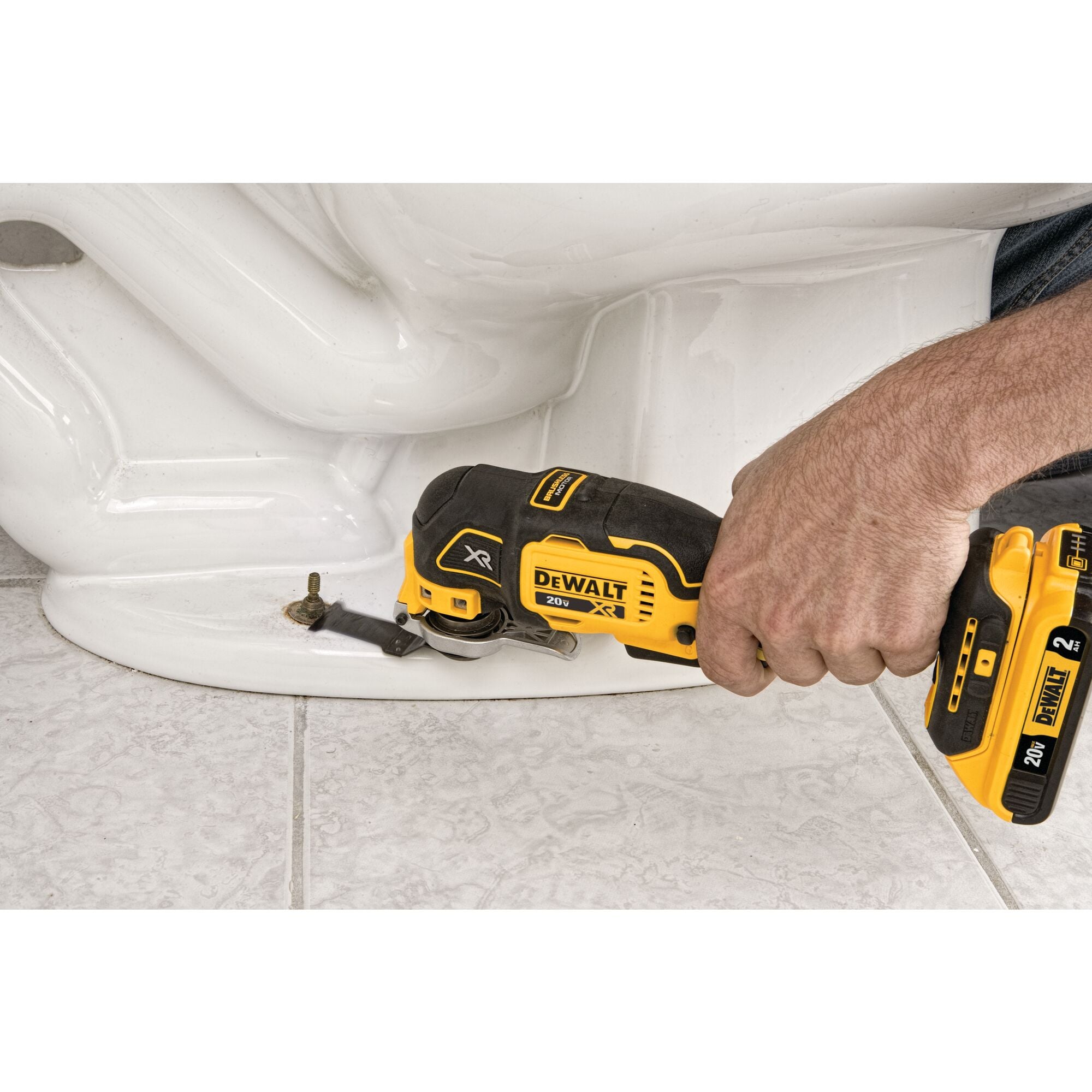 Herramienta oscilante multifuncional inalámbrica DEWALT XR 20V Max con motor sin escobillas de 3 velocidades, estuche suave y 1 batería incluida - 8 piezas (DCS356SD1)