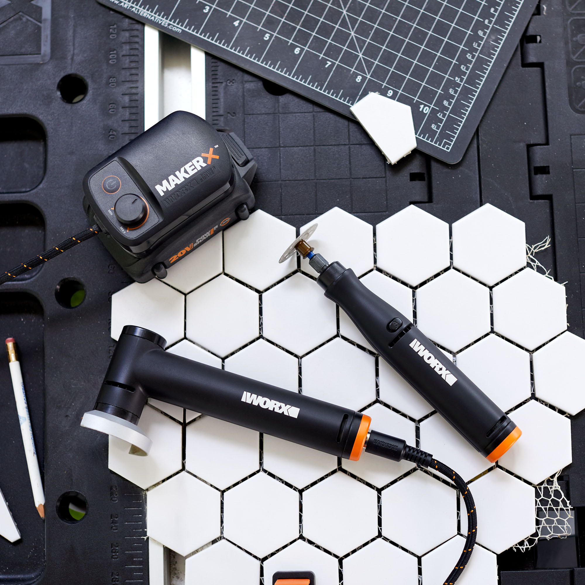 Kit de herramientas giratorias con cable WORX MakerX de velocidad variable de 20 voltios máximo, multiusos (incluye cargador) WX990L