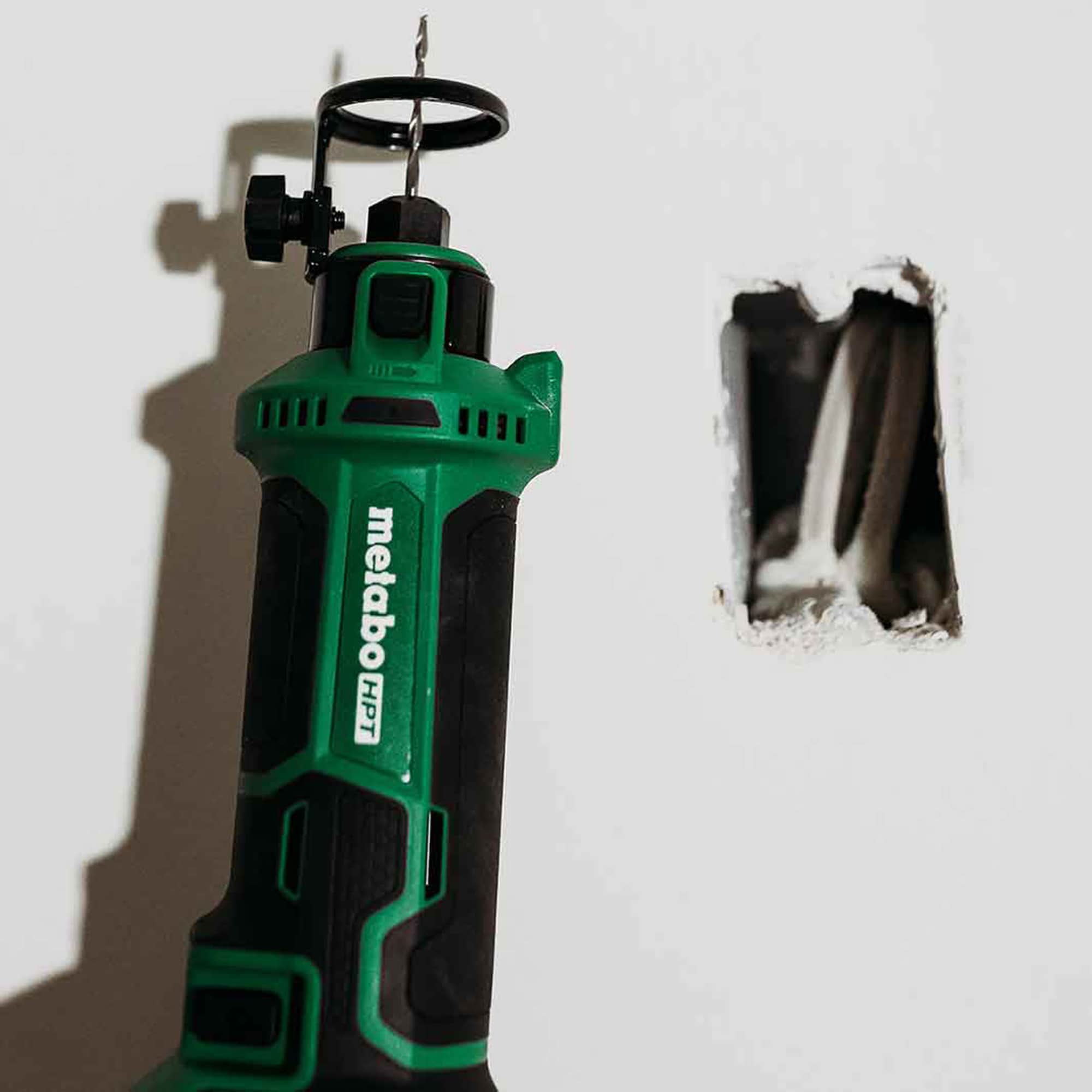 Herramienta rotativa inalámbrica Metabo HPT MultiVolt de 1 velocidad y 18 voltios para cortar (batería no incluida) M18DYAQ4M