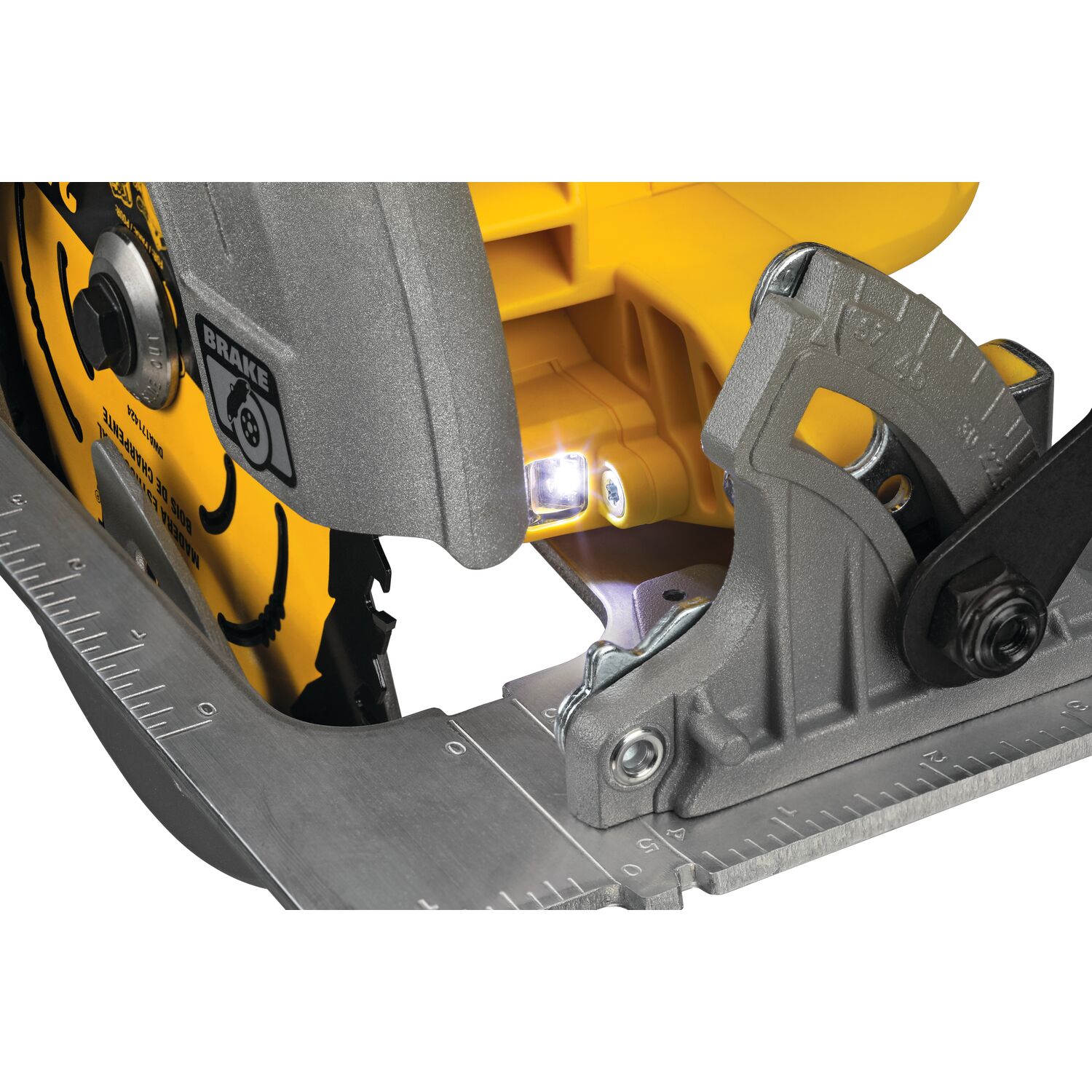 Sierra circular inalámbrica DEWALT XR POWER DETECT de 20 voltios, 7-1/4 pulgadas máx. DCS574B