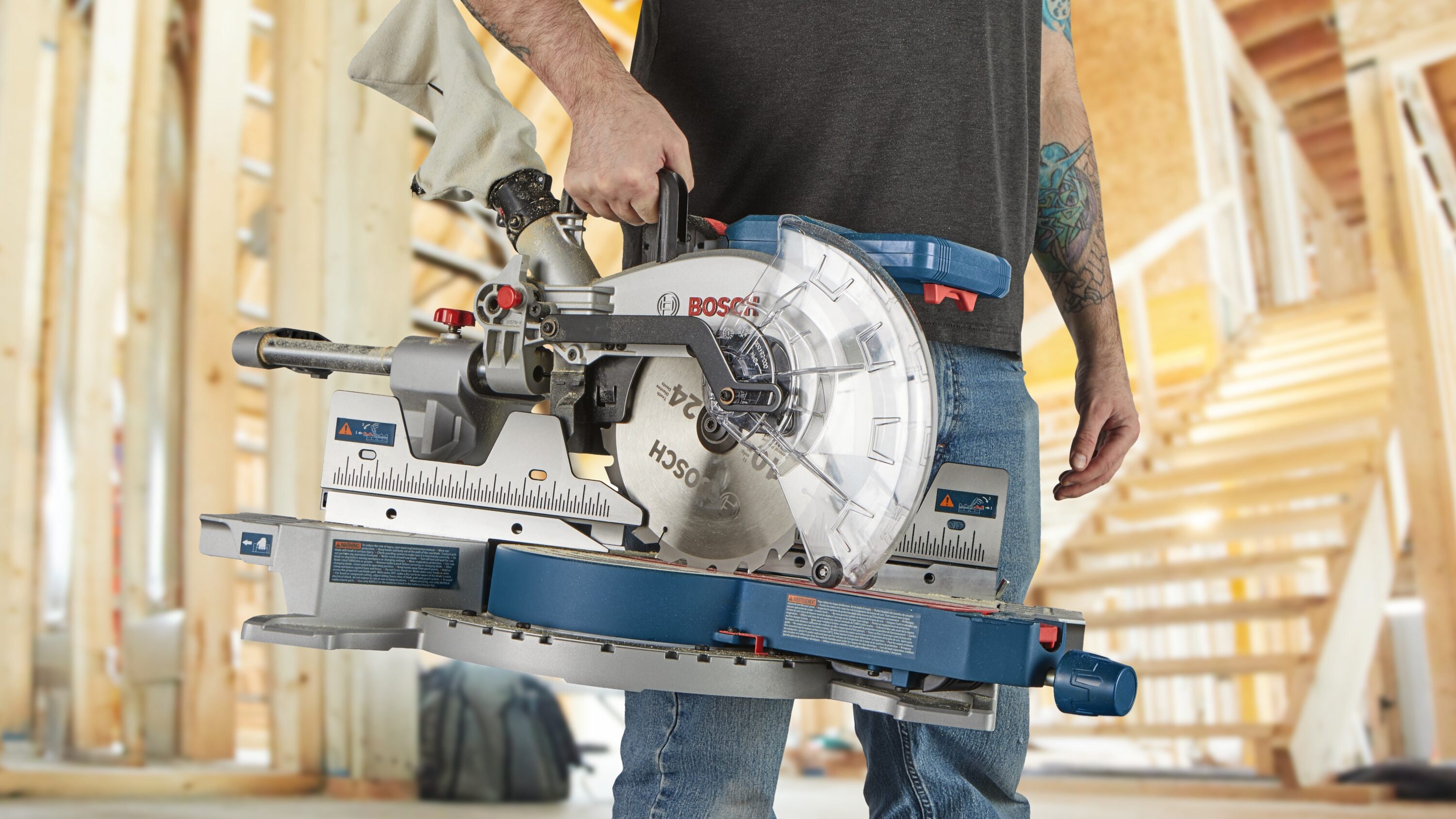 Sierra ingletadora compuesta deslizante de doble bisel y 18 voltios de 10 pulgadas con batería incluida de 8 amperios Bosch GCM18V-10SDN14