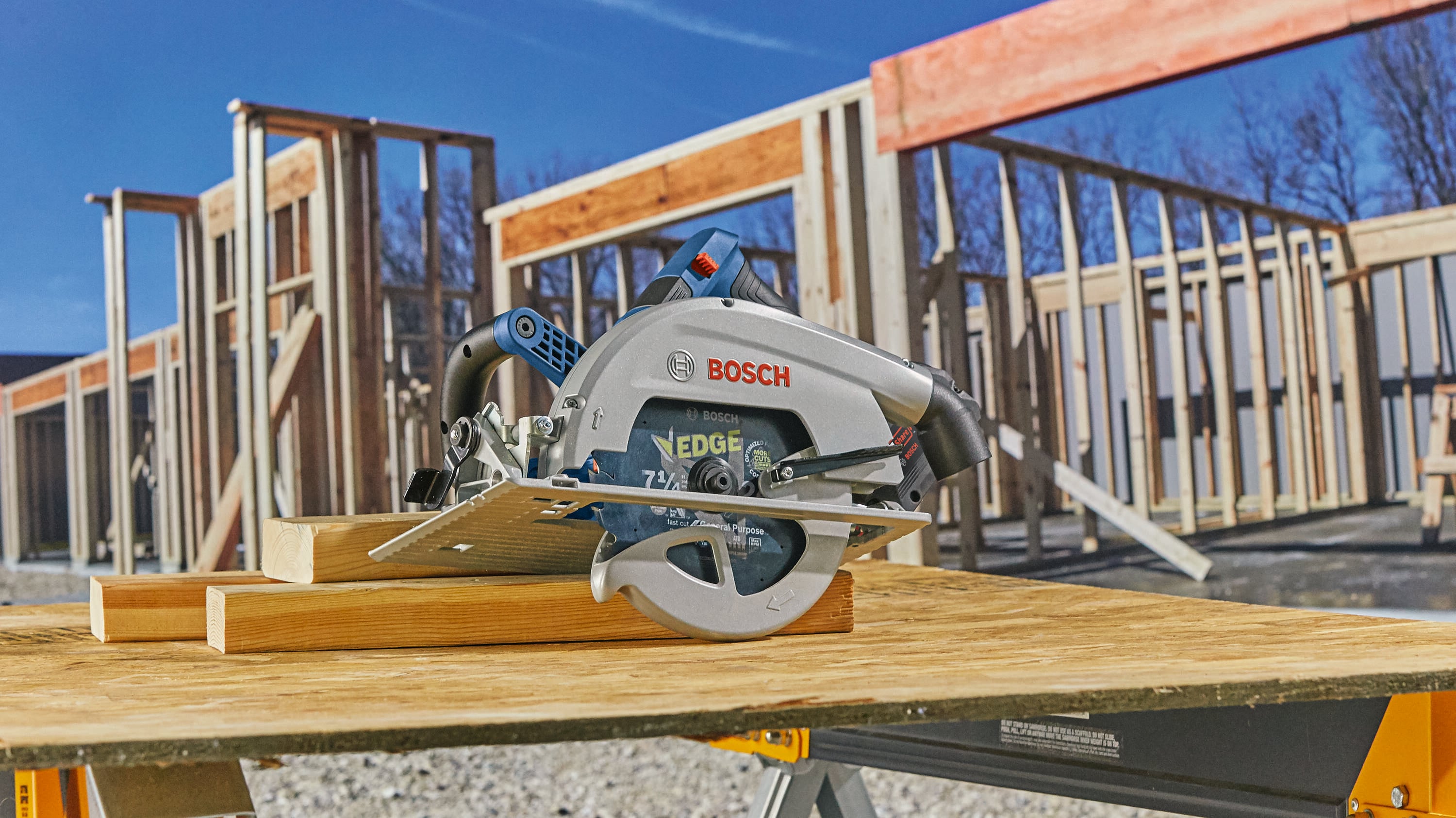 Bosch Profactor Kit de Sierra Circular Inalámbrica de 18 voltios y 8 amperes de 7-1/4 pulgadas (Batería incluida) GKS18V-26LB14
