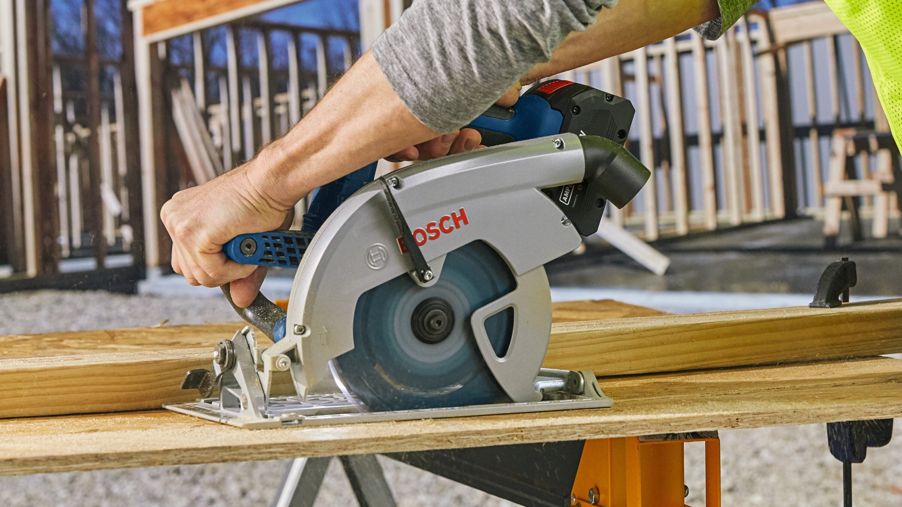 Bosch Profactor Kit de Sierra Circular Inalámbrica de 18 voltios y 8 amperes de 7-1/4 pulgadas (Batería incluida) GKS18V-26LB14
