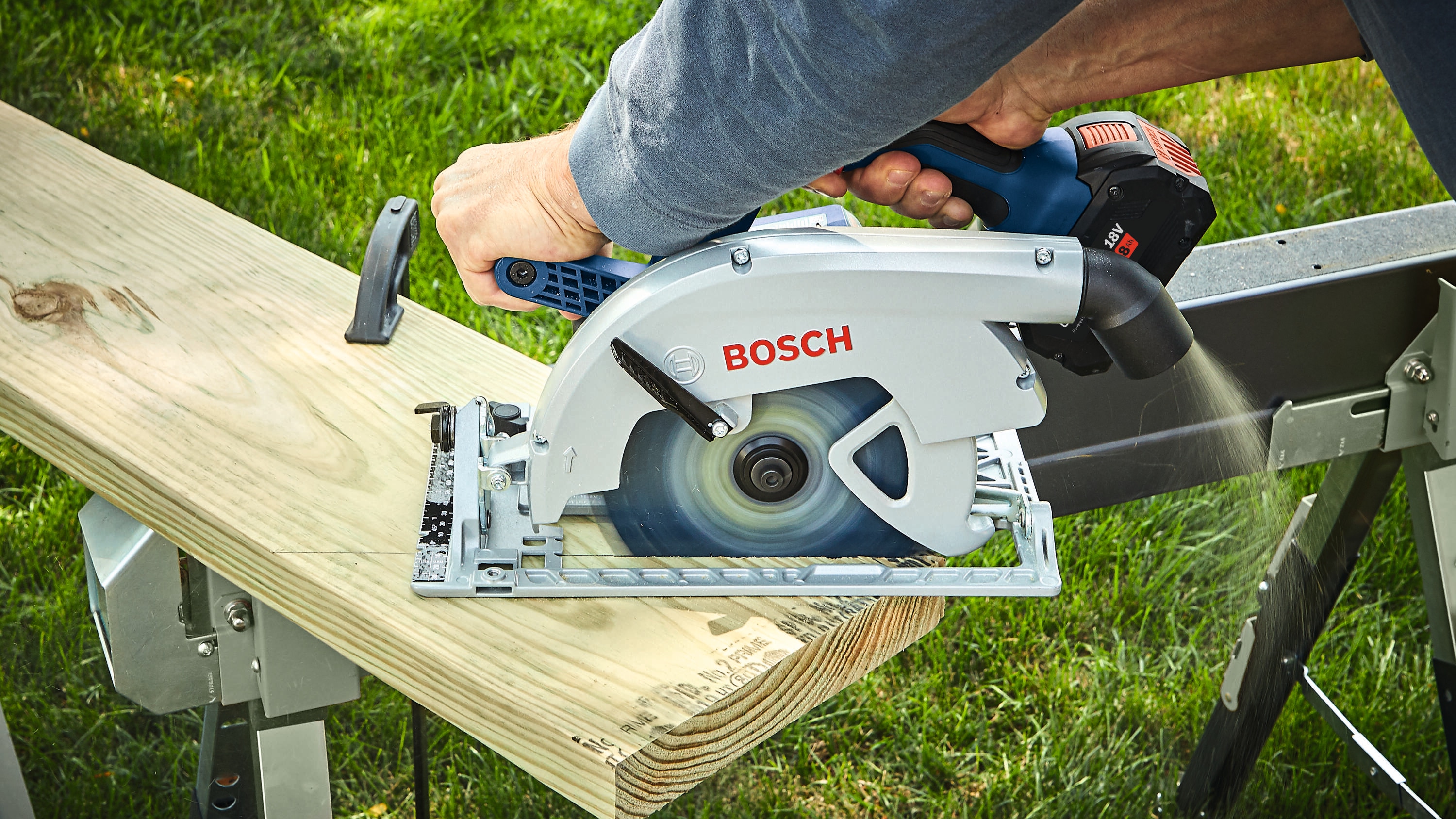 Bosch Profactor Kit de Sierra Circular Inalámbrica de 18 voltios y 8 amperes de 7-1/4 pulgadas (Batería incluida) GKS18V-26LB14