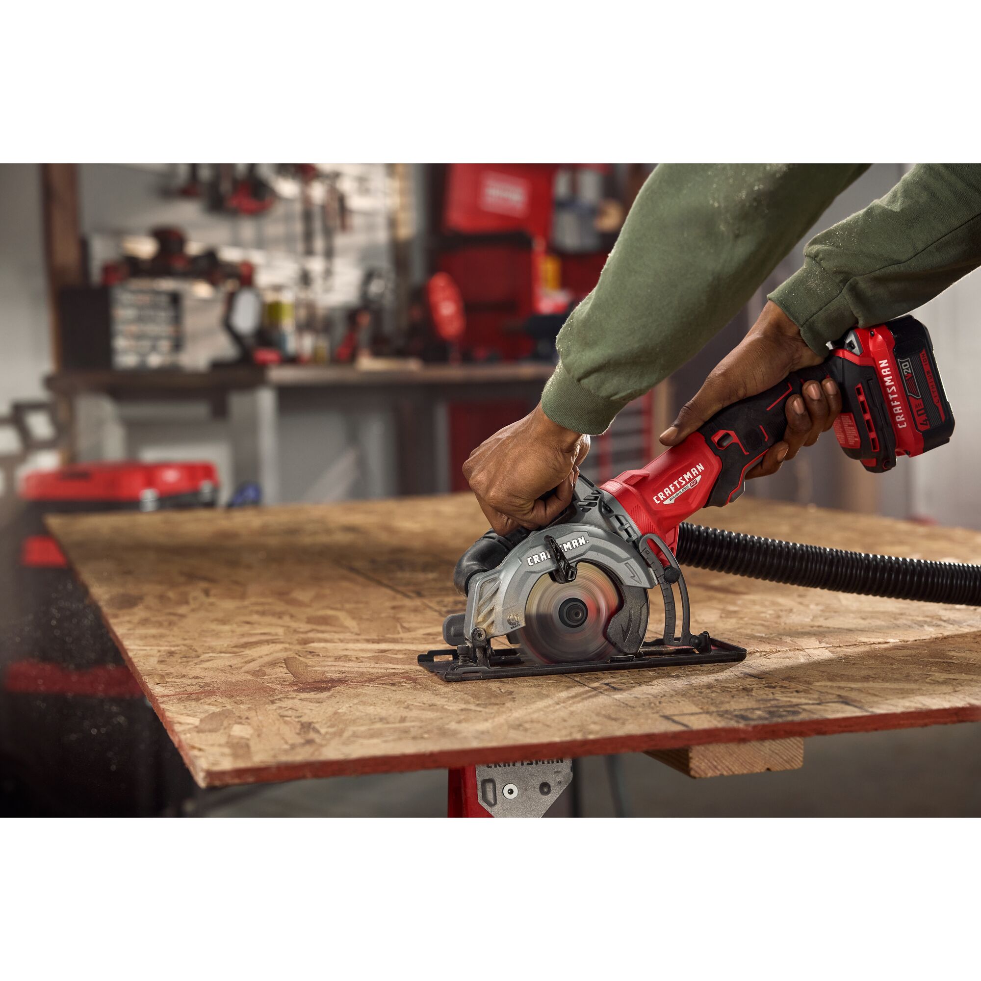 Sierra circular inalámbrica sin escobillas CRAFTSMAN V20 RP de 20 voltios Max 4-1/2 pulgadas