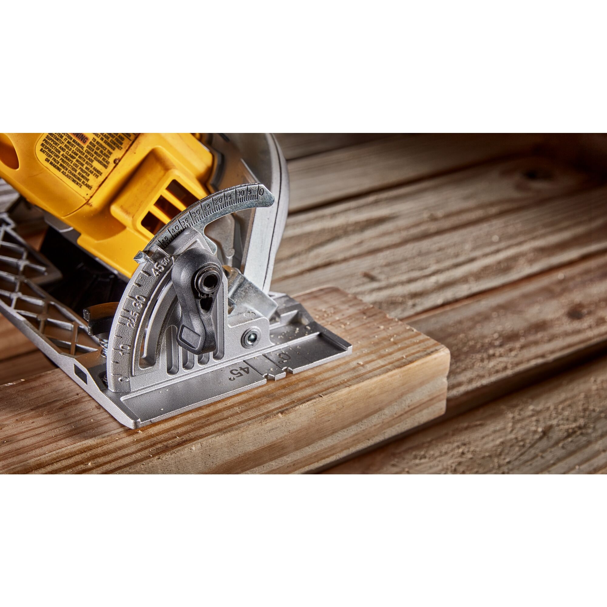 Sierra circular inalámbrica sin escobillas DEWALT XTREME 12 voltios Max 5-3/8 pulgadas DCS512B
