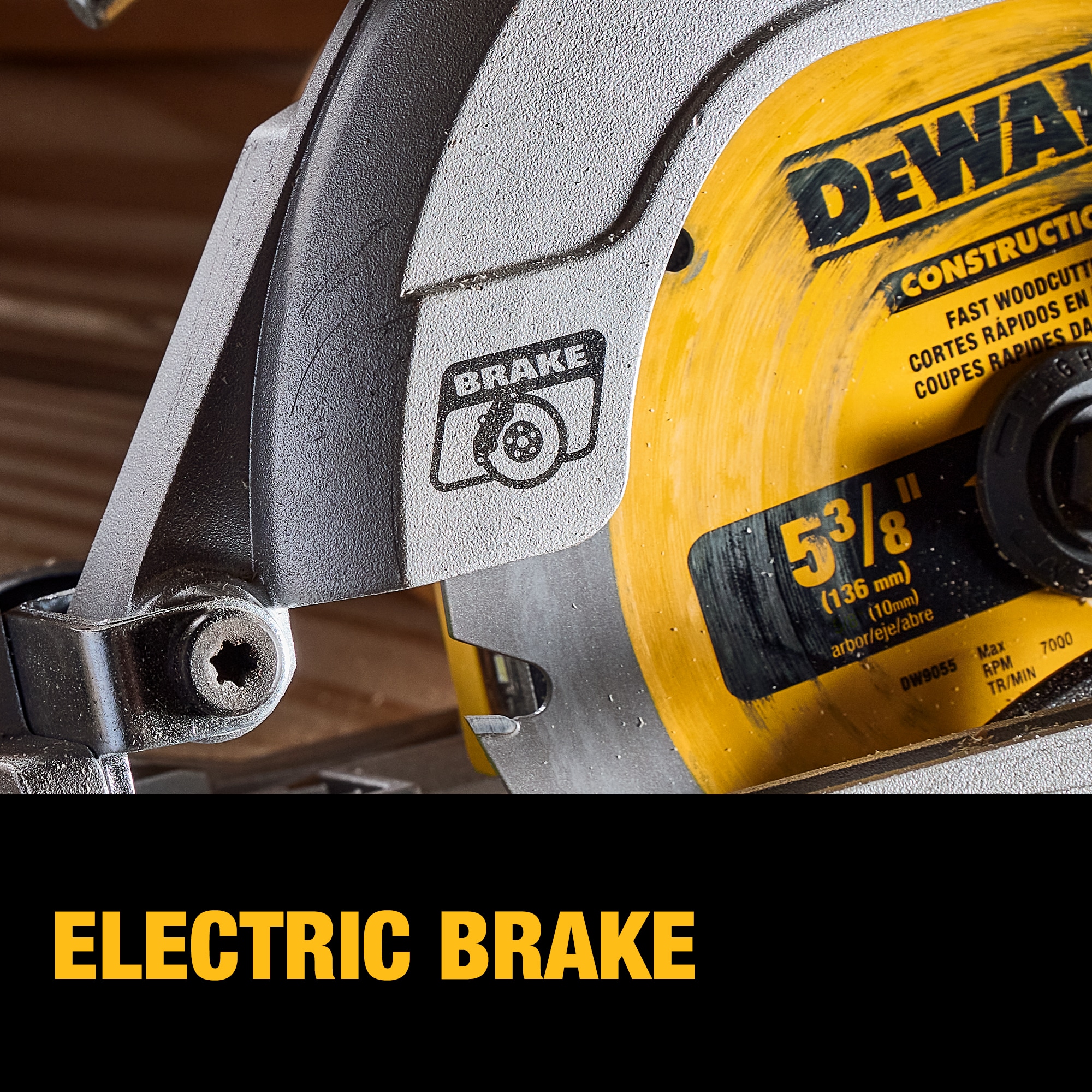 Sierra circular inalámbrica sin escobillas DEWALT XTREME 12 voltios Max 5-3/8 pulgadas DCS512B
