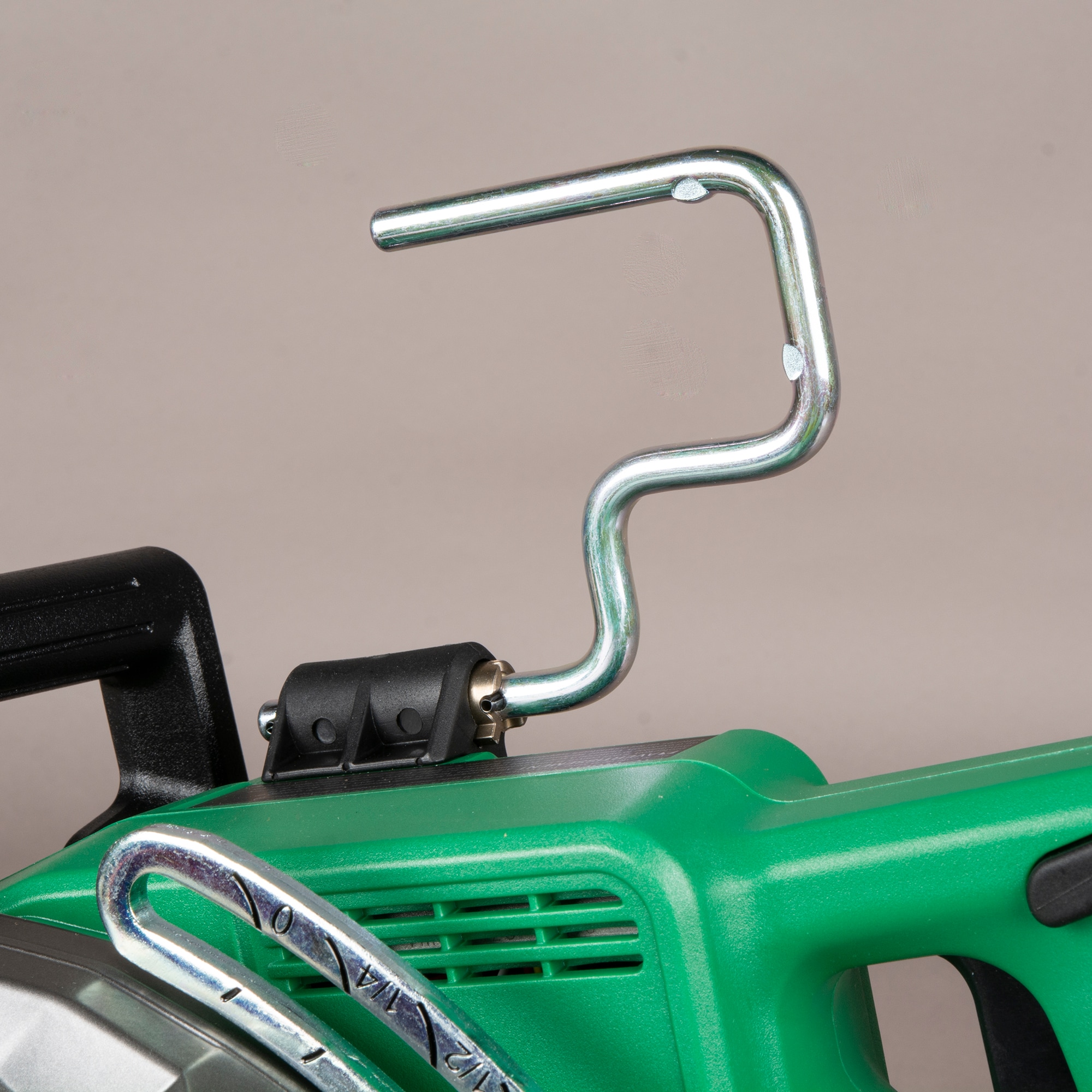 Sierra circular híbrida con capacidad multi-voltaje de 36 voltios y sin escobillas de 7-1/4 pulgadas Metabo HPT C3607DWAQ4M