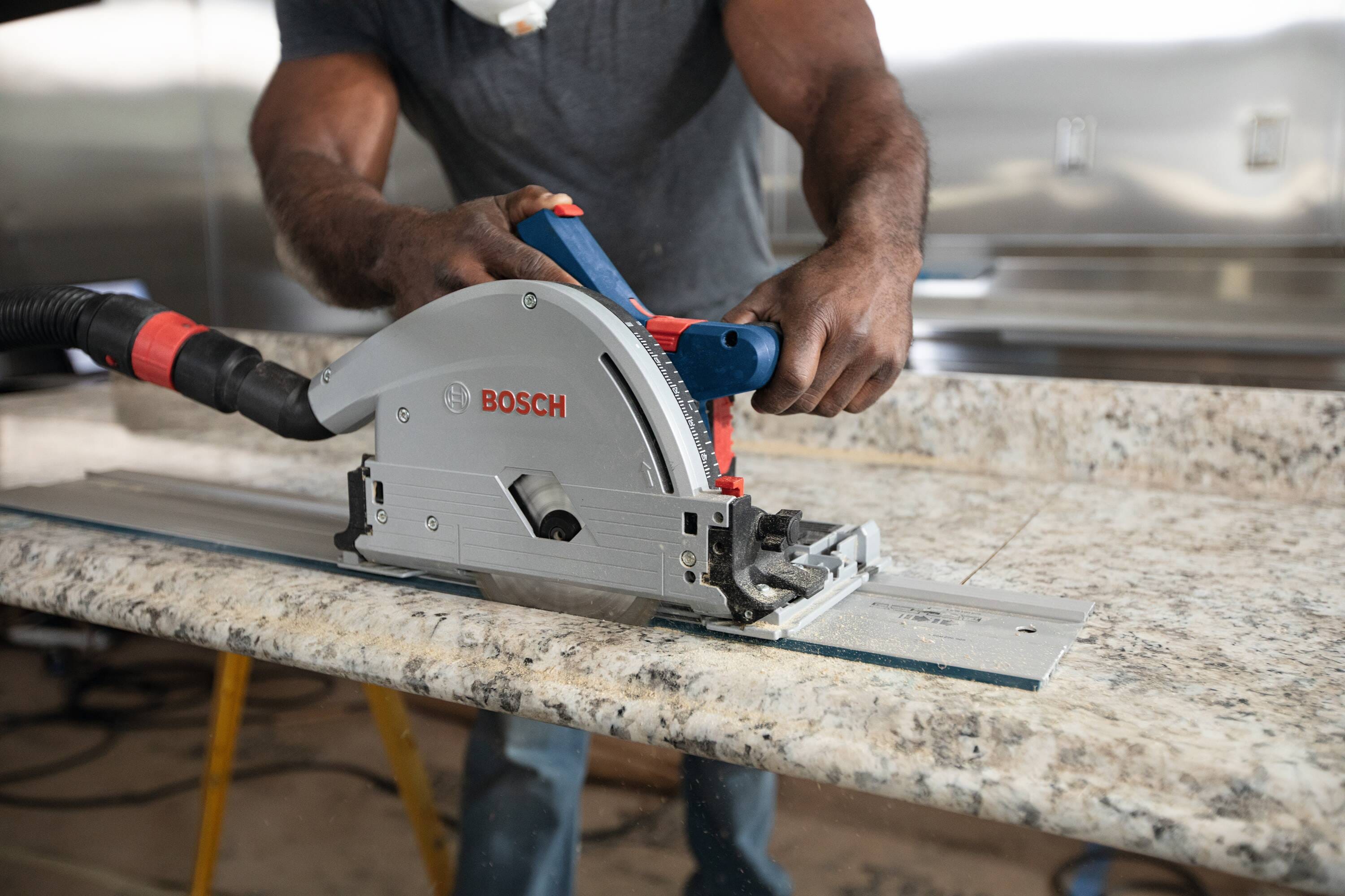 Sierra de inmersión/rastreo inalámbrica sin escobillas Profactor de 18 voltios y 5-1/2 pulgadas de Bosch GKT18V-20GCL
