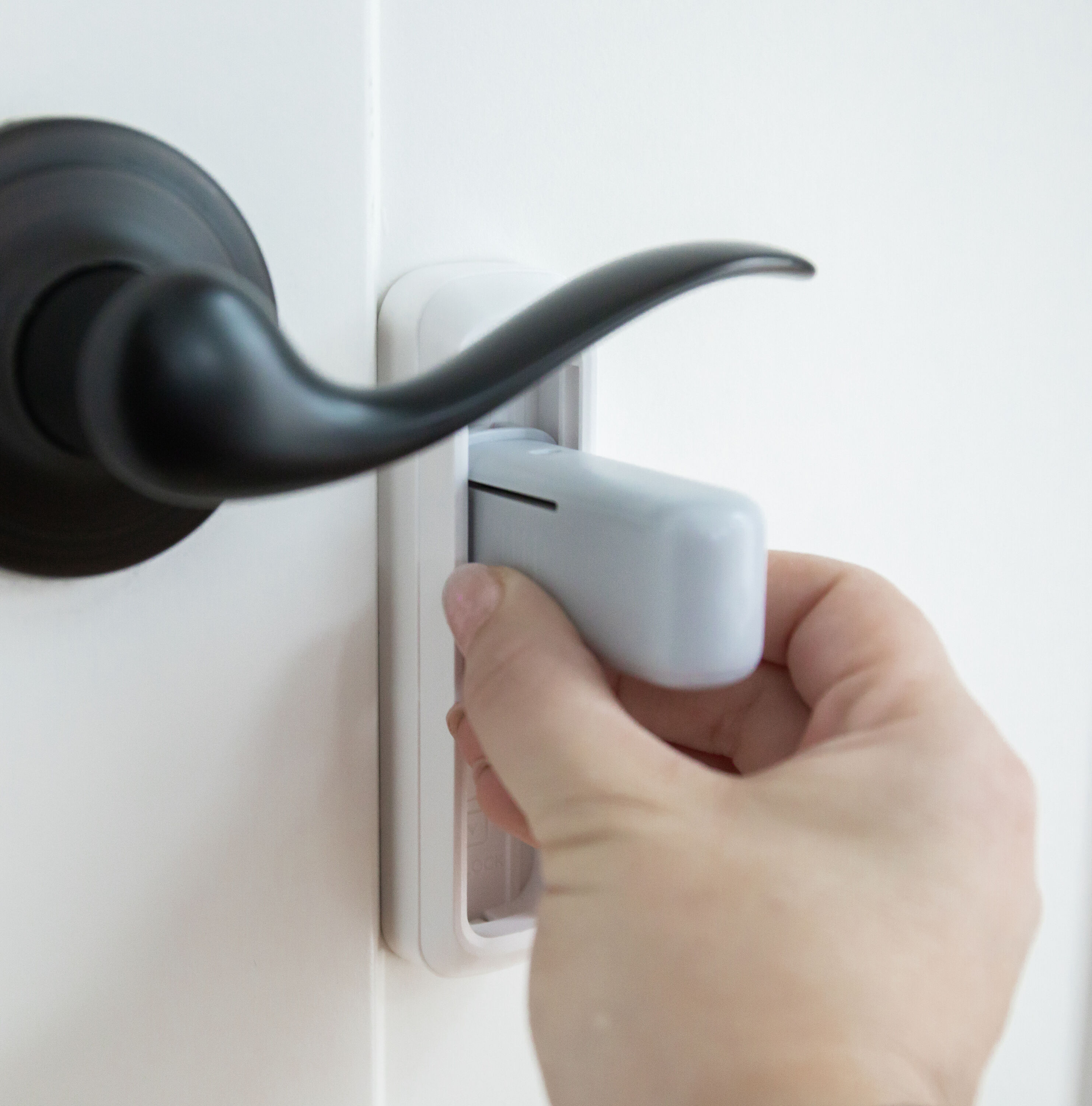Accesorios de seguridad Regalo - Cerrojo blanco para puerta con palanca 6111 W