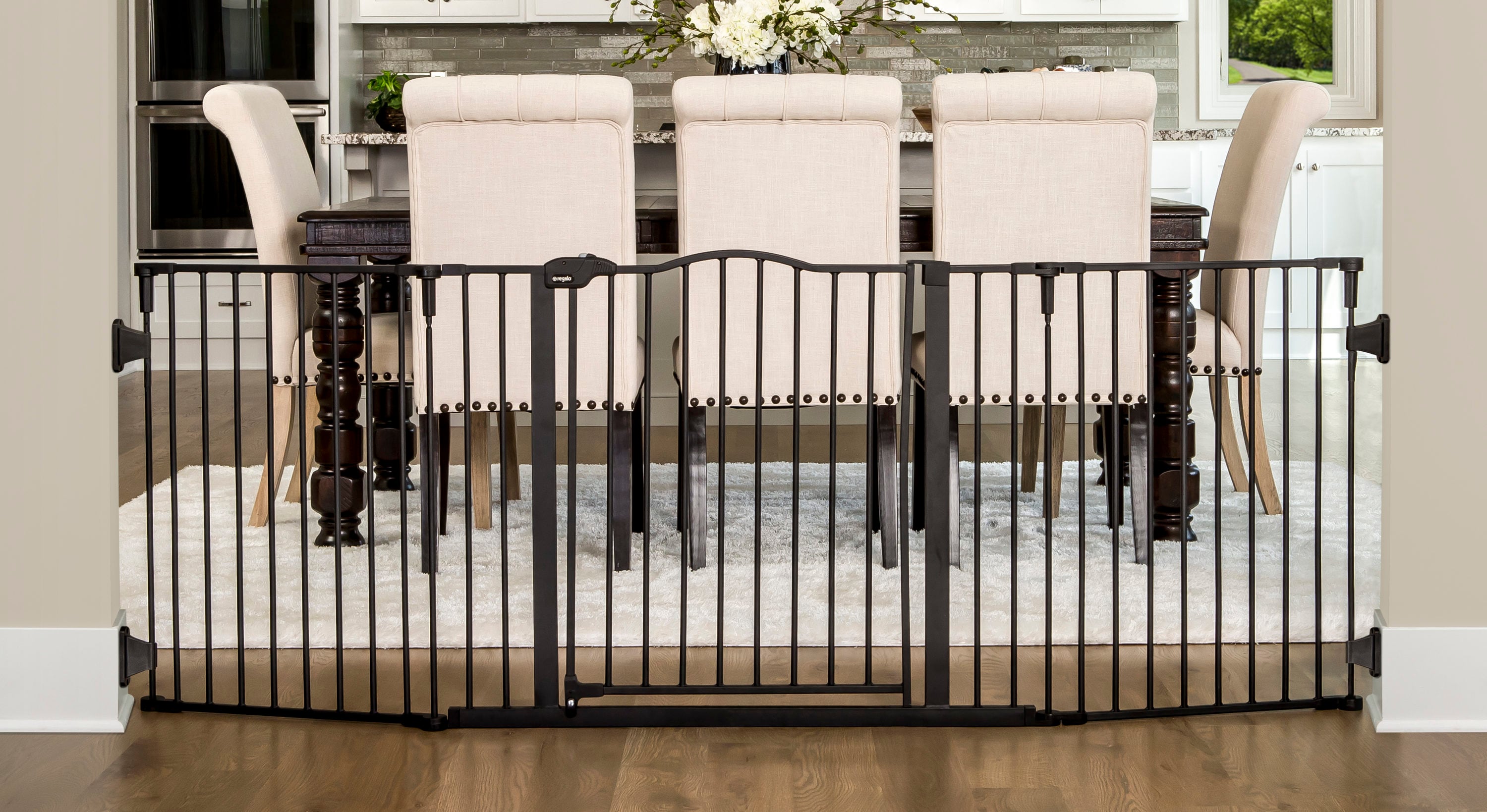 Puerta de seguridad de metal negro montada con herrajes de 74.5 pulgadas x 28 pulgadas - Regalo 1176 B