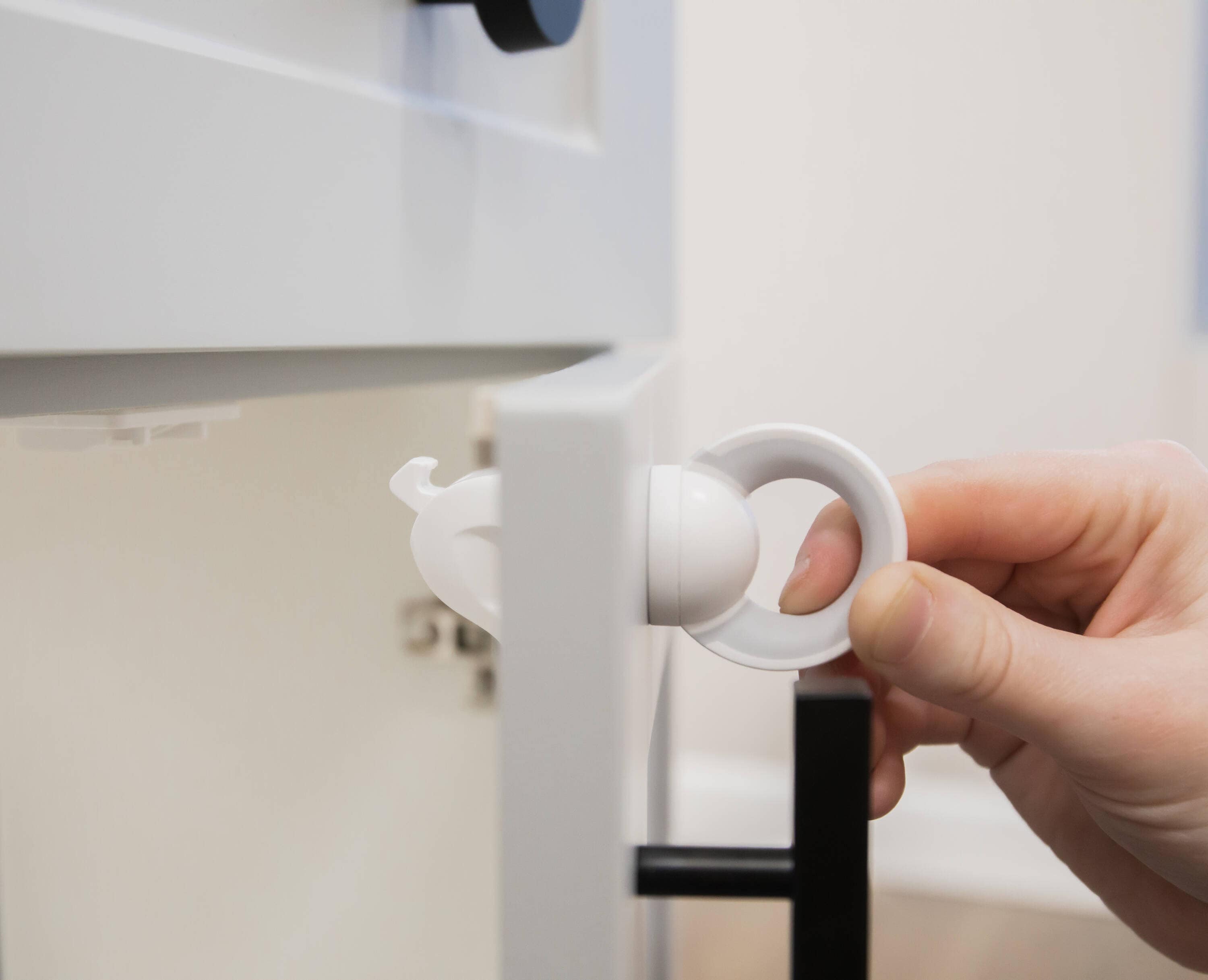 Accesorios de seguridad Regalo 6133 W - Cerraduras magnéticas blancas para gabinetes