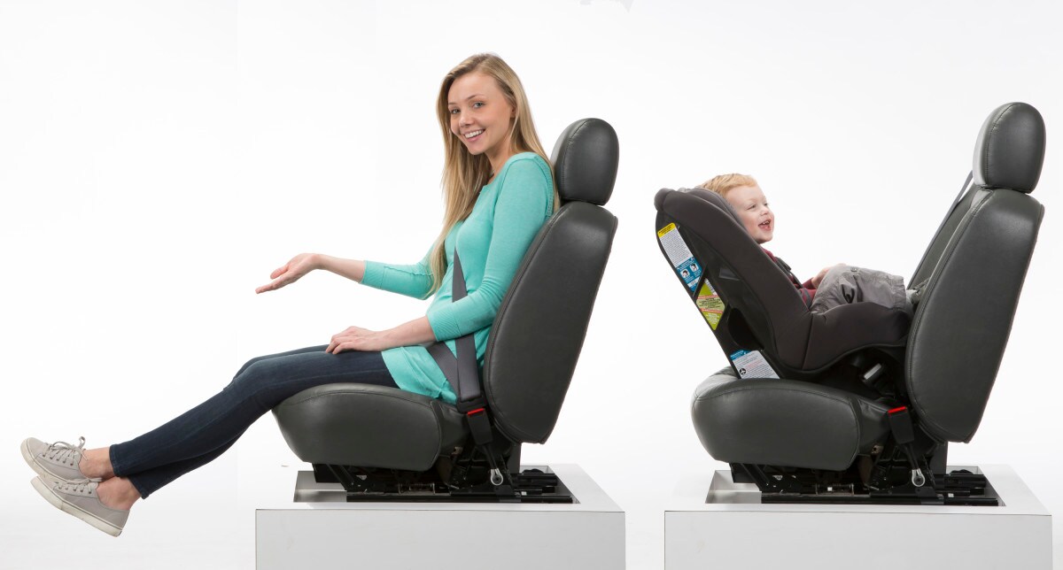 Asiento de coche Safety 1st MightyFit 65 DX en color gris CC173EEN