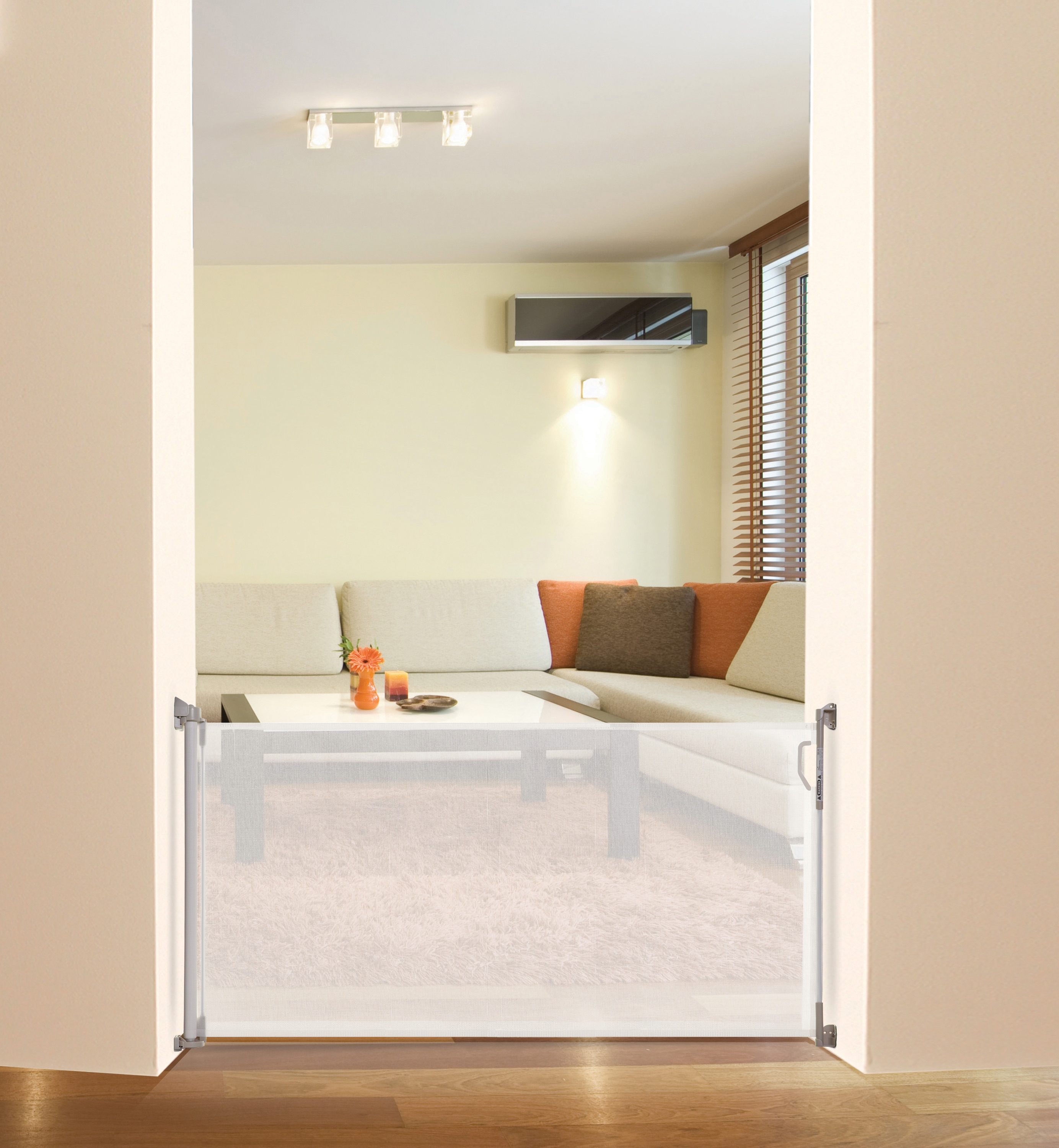 Barrera de seguridad retráctil de plástico blanco montada con herrajes de 55 pulgadas x 34 pulgadas Dreambaby L820
