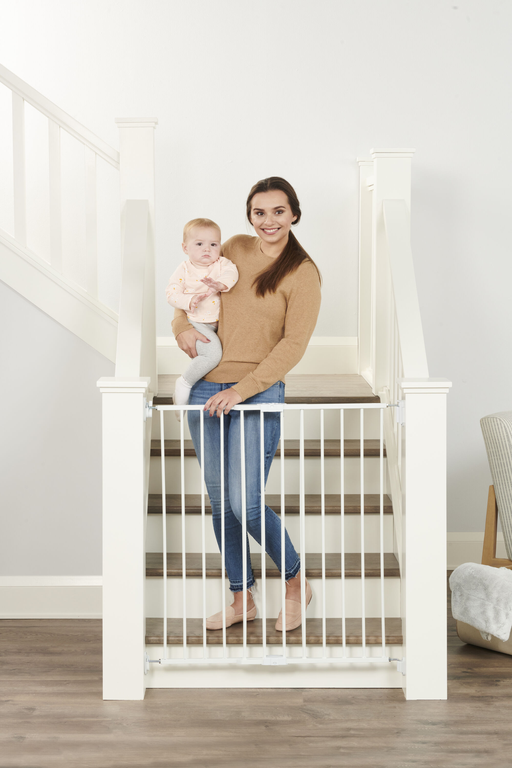 Barrera de seguridad metálica blanca montada en la parte superior de las escaleras de 40.5 pulgadas x 36 pulgadas - Regalo 1255 W DS