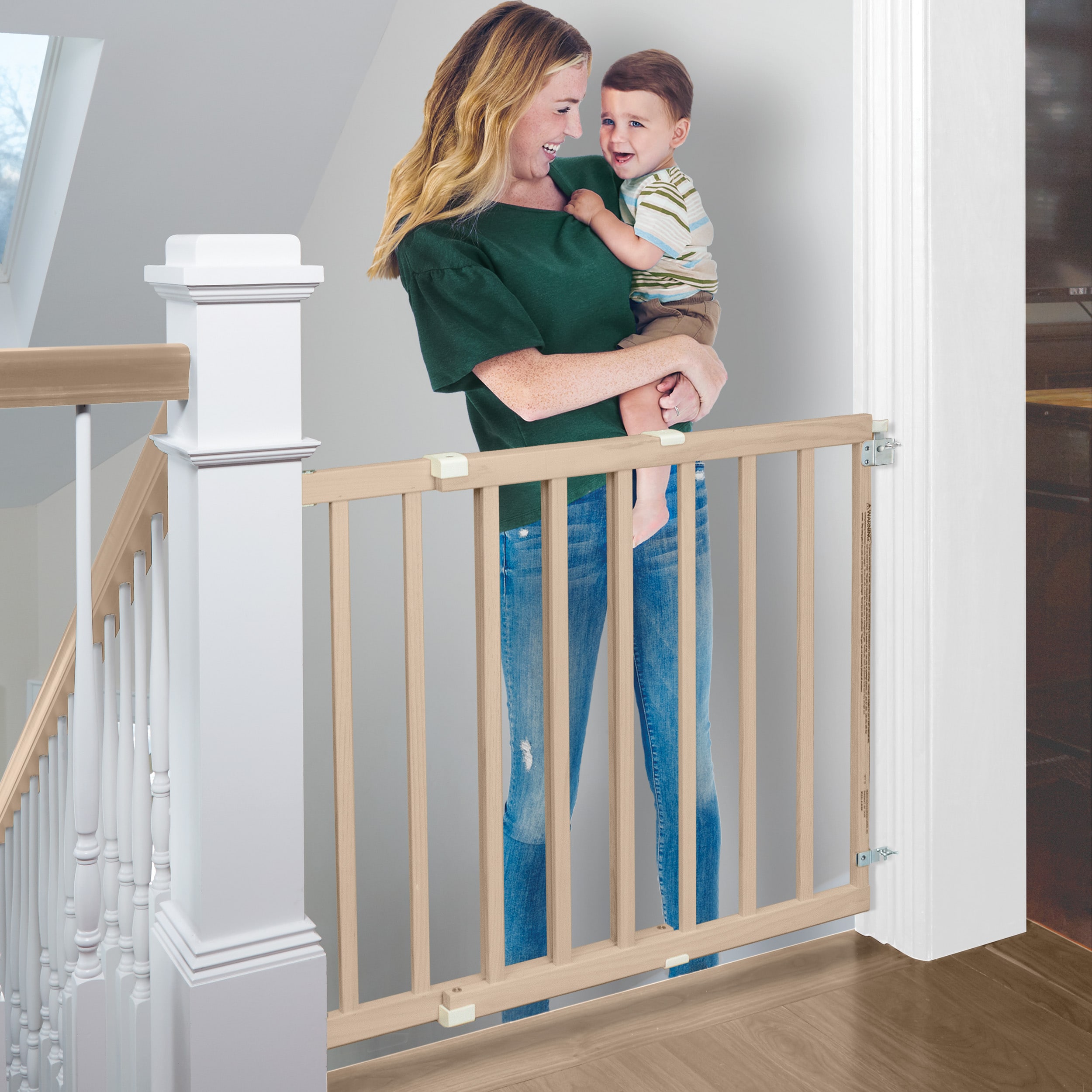 Barrera de seguridad de madera con montaje de hardware Toddleroo 42 pulgadas x 30 pulgadas, acabado natural - North States 4630A