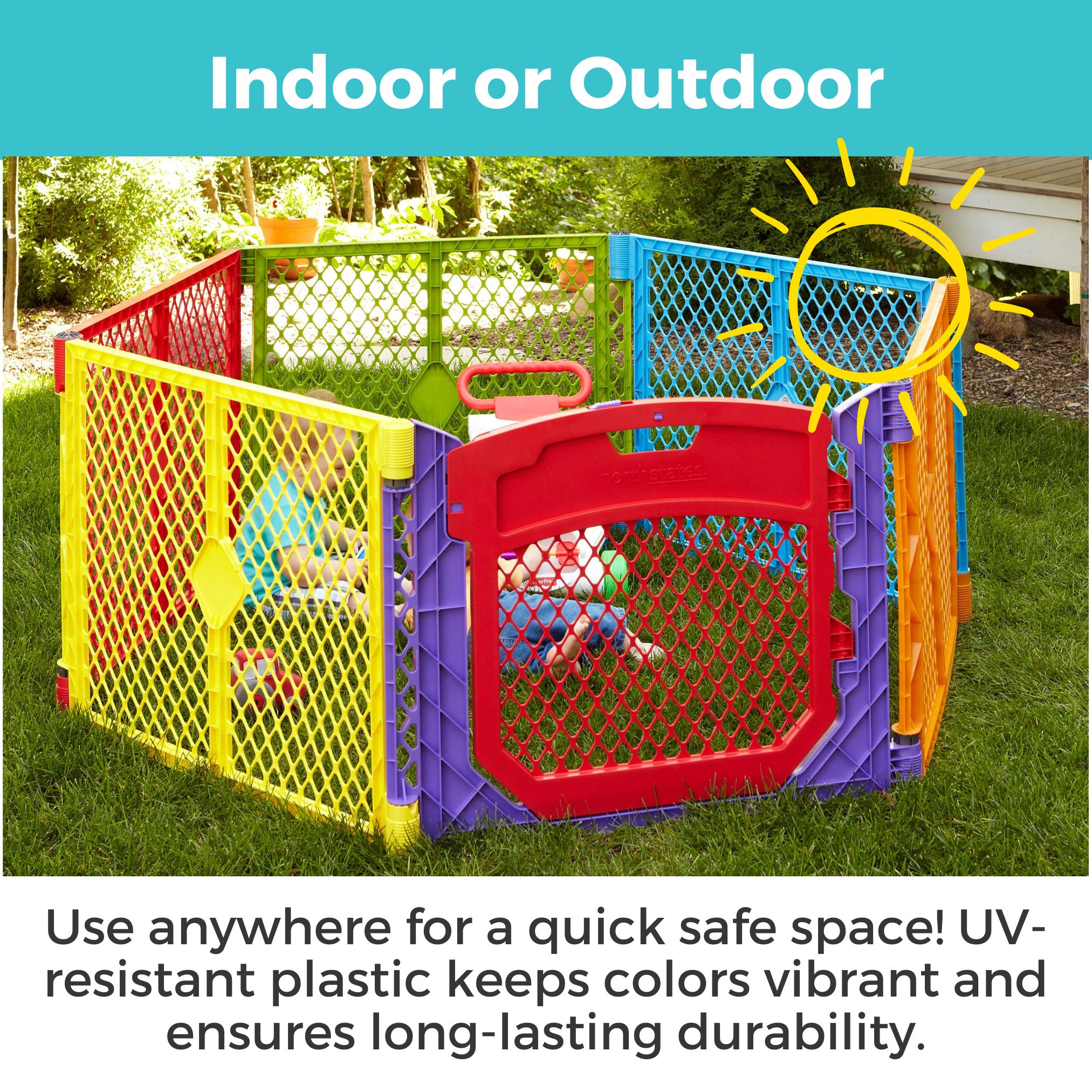 Parque de juegos de seguridad de plástico multicolor de 60 pulgadas x 26 pulgadas con puerta, Toddleroo de North States 8751