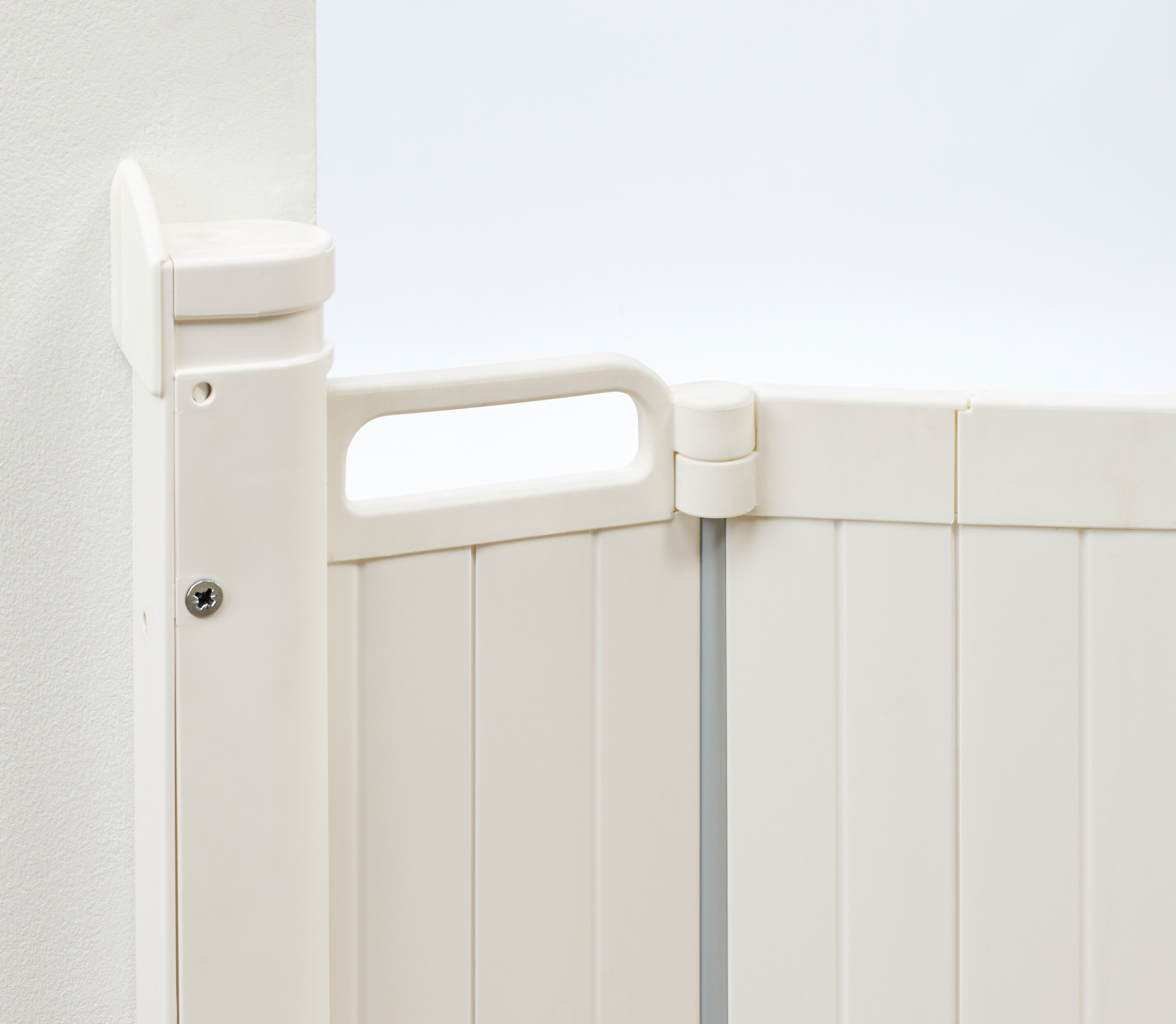Barrera de seguridad de plástico blanco montada con hardware BabyDan de 36 pulgadas x 27.2 pulgadas SG-GM214-W