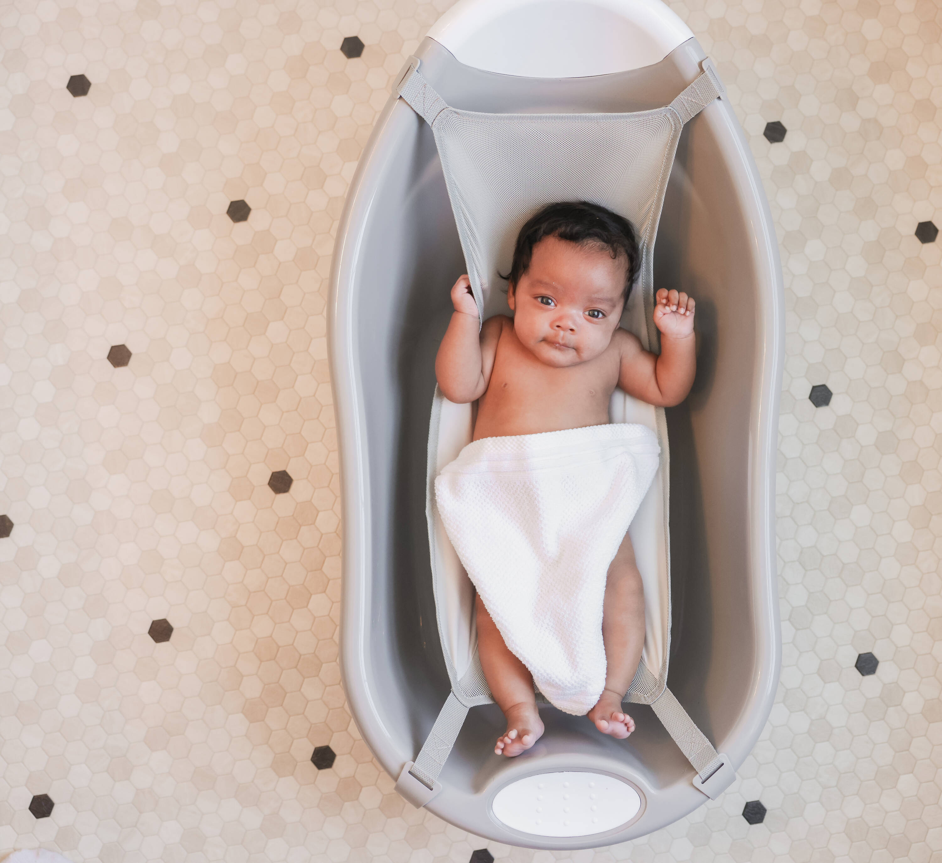 Baño para bebé Regalo Baby Basics gris + Bañera para bebé con orinal para niños 0540 DS