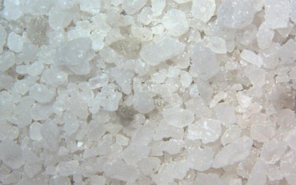 Piedra de Hielo Derretido Rápido Natural con Cloruro de Sodio de 12 libras y Magnesio Líquido en Pellets 12J-BP