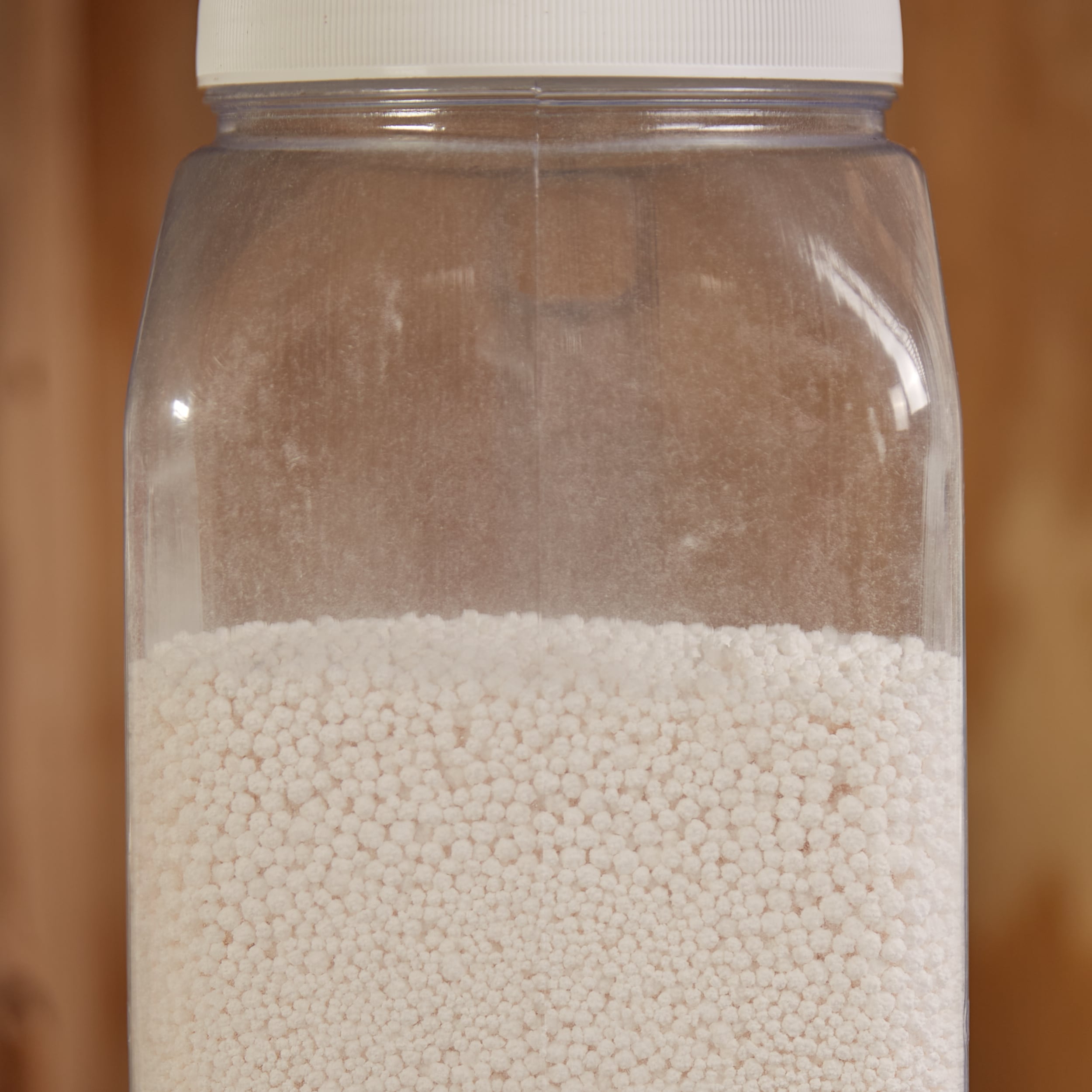 - Pellets de cloruro de calcio actúan rápido Bare Ground 7 lb Natural Más seguro para mascotas Derretimiento de hielo BGCCP-12