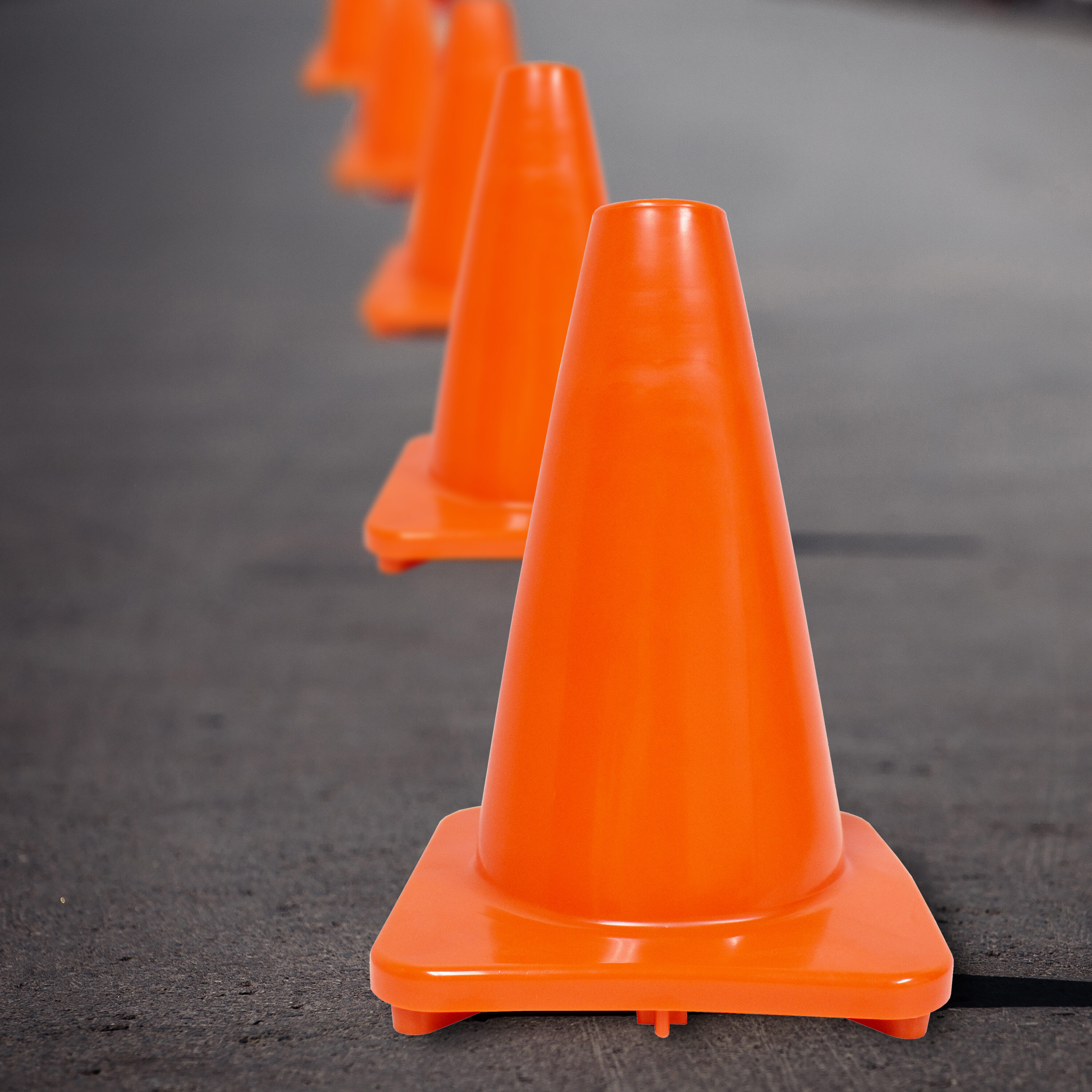 Cono de seguridad vial naranja de 12 pulgadas de Cordova Safety Products, CTC12.